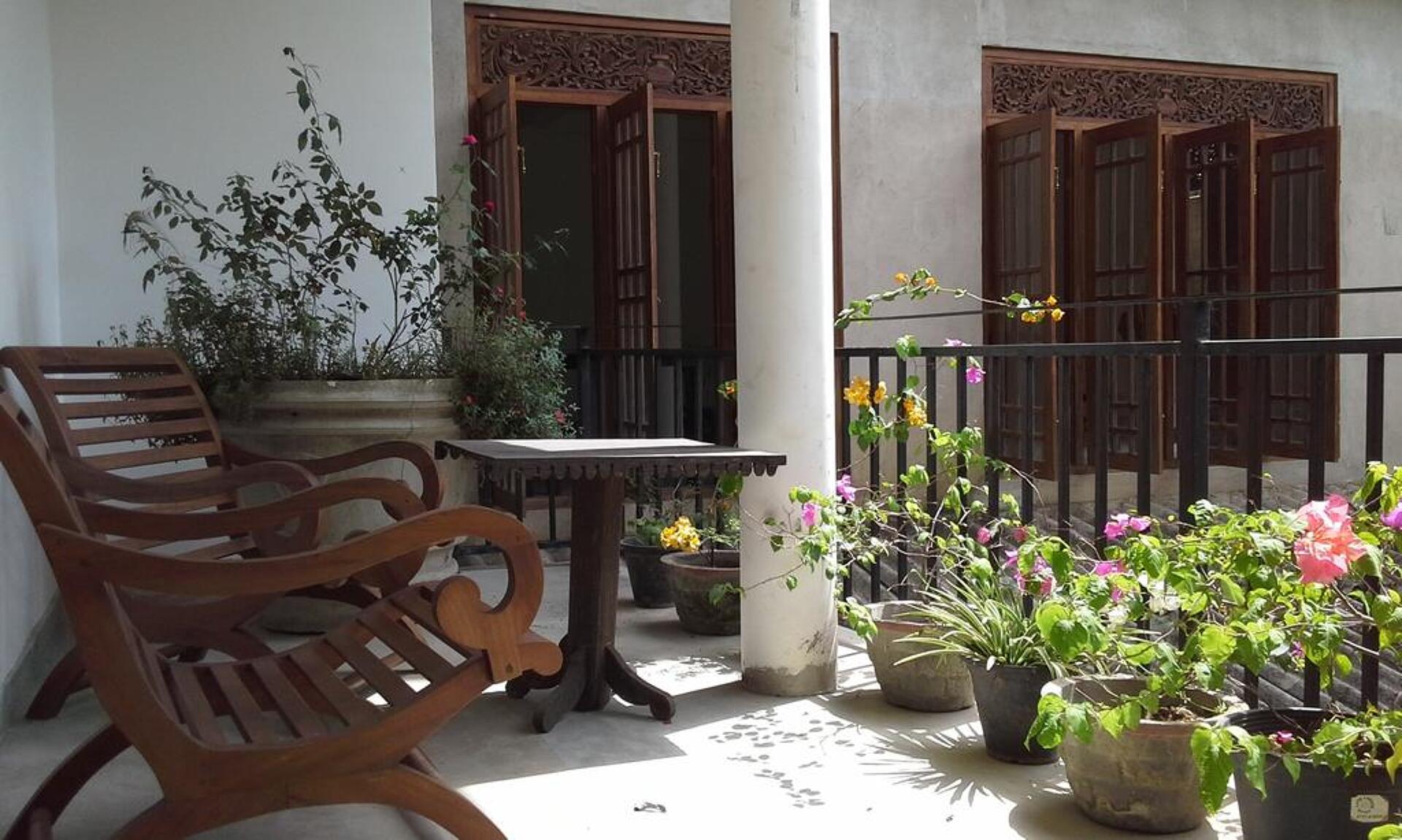 Srimali's Residence 2* 12