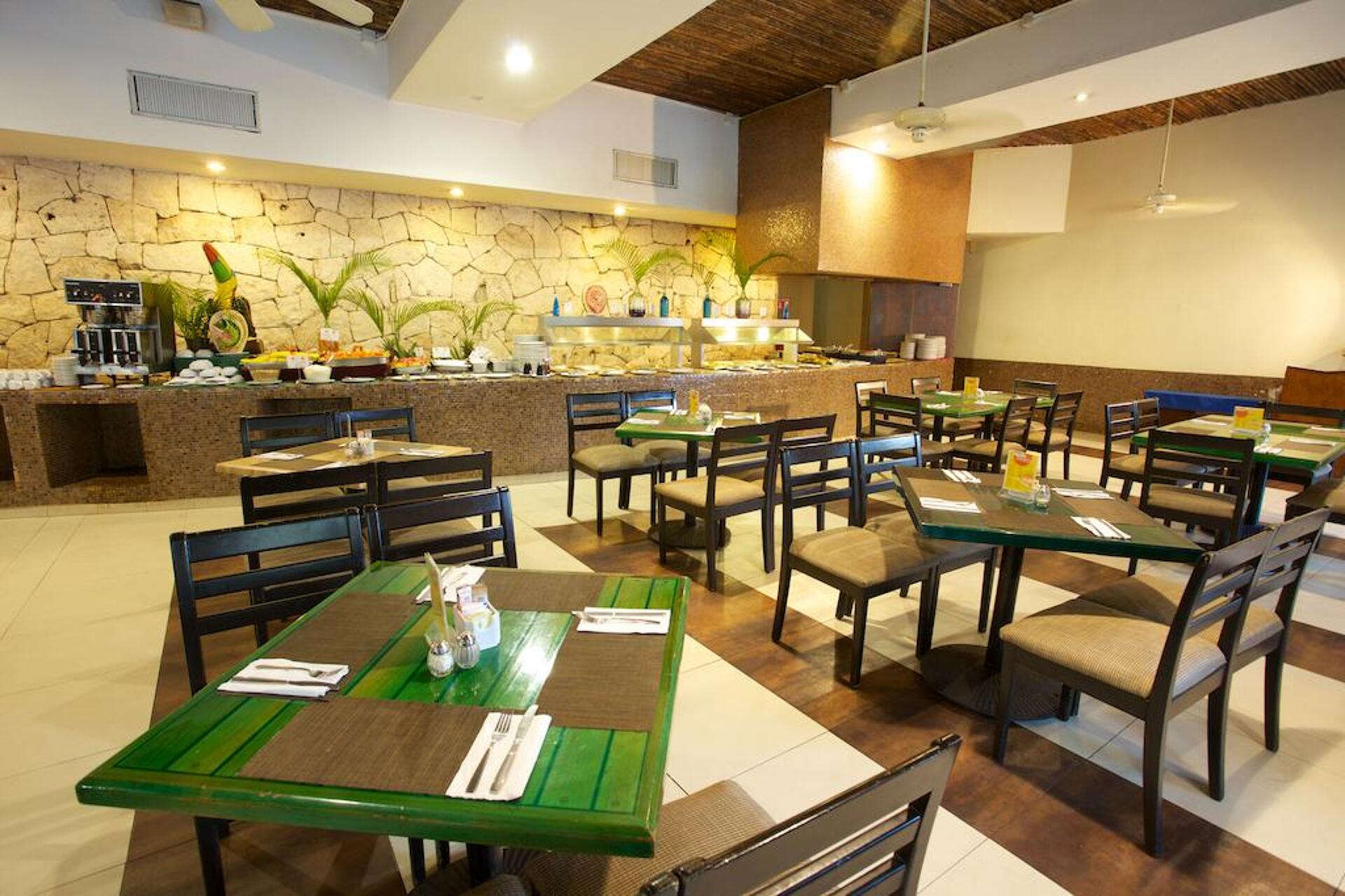 Tukan Hotel & Beach Club 4* 24