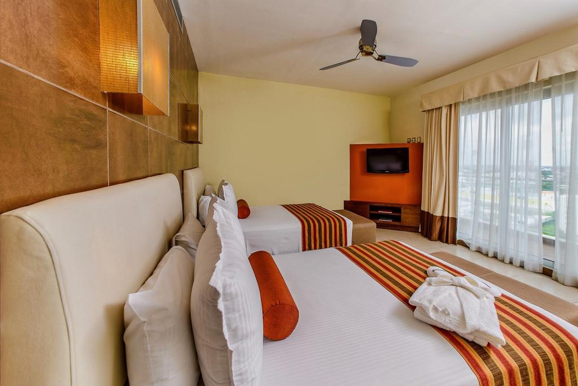 Krystal Urban Cancun 4* 10