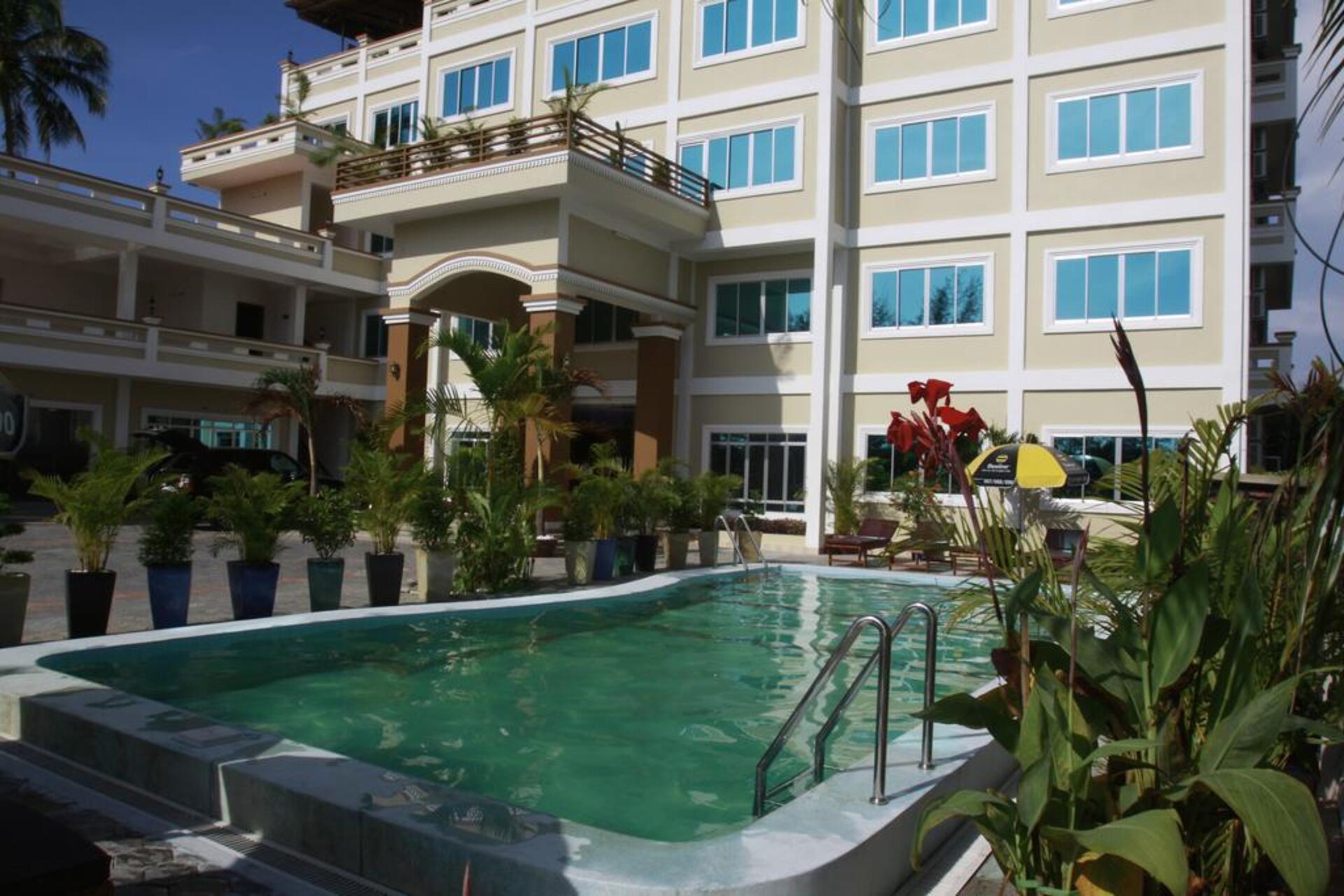White Beach Hotel 3* 0