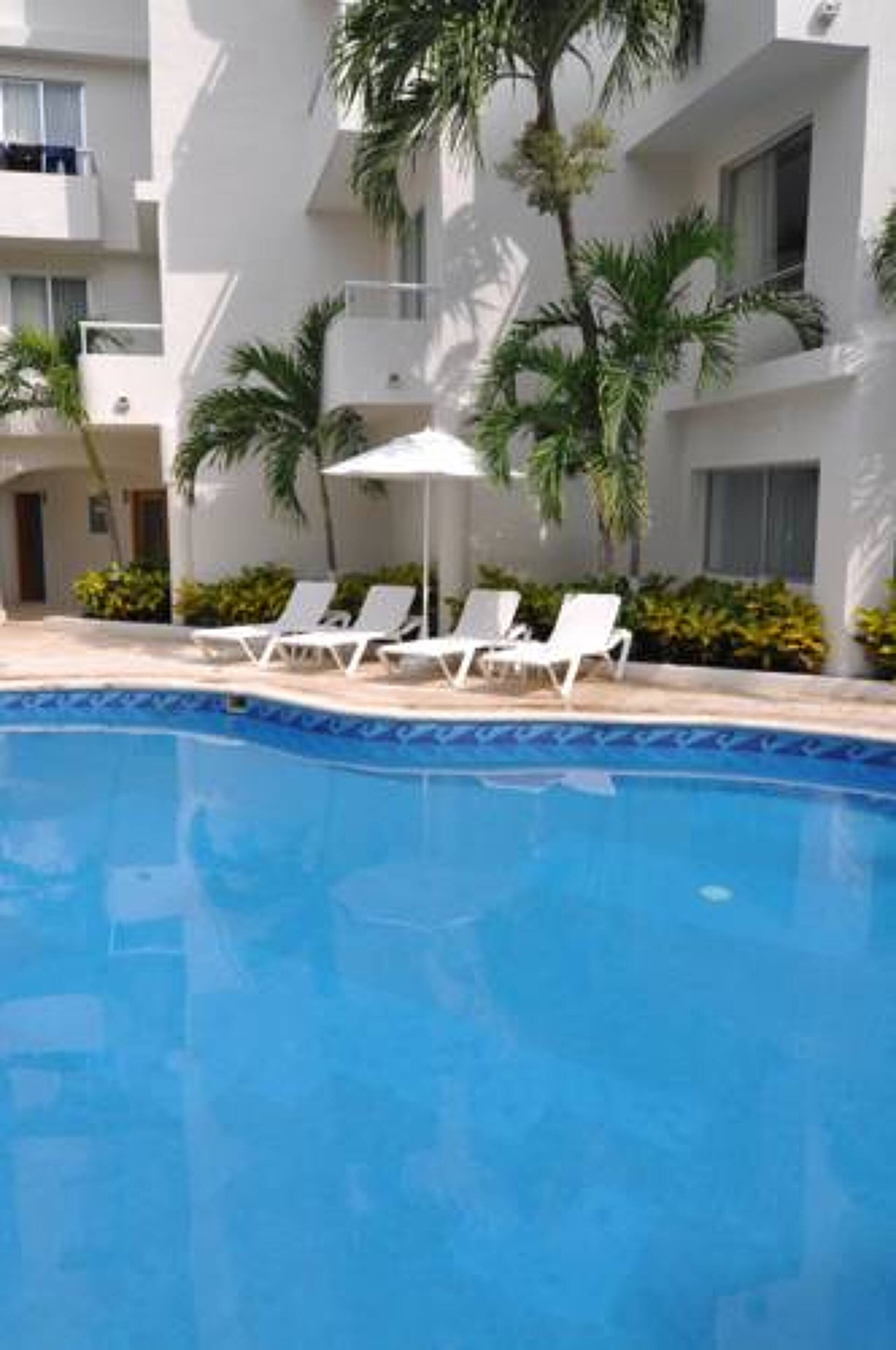 Ramada Cancun City 3* 8