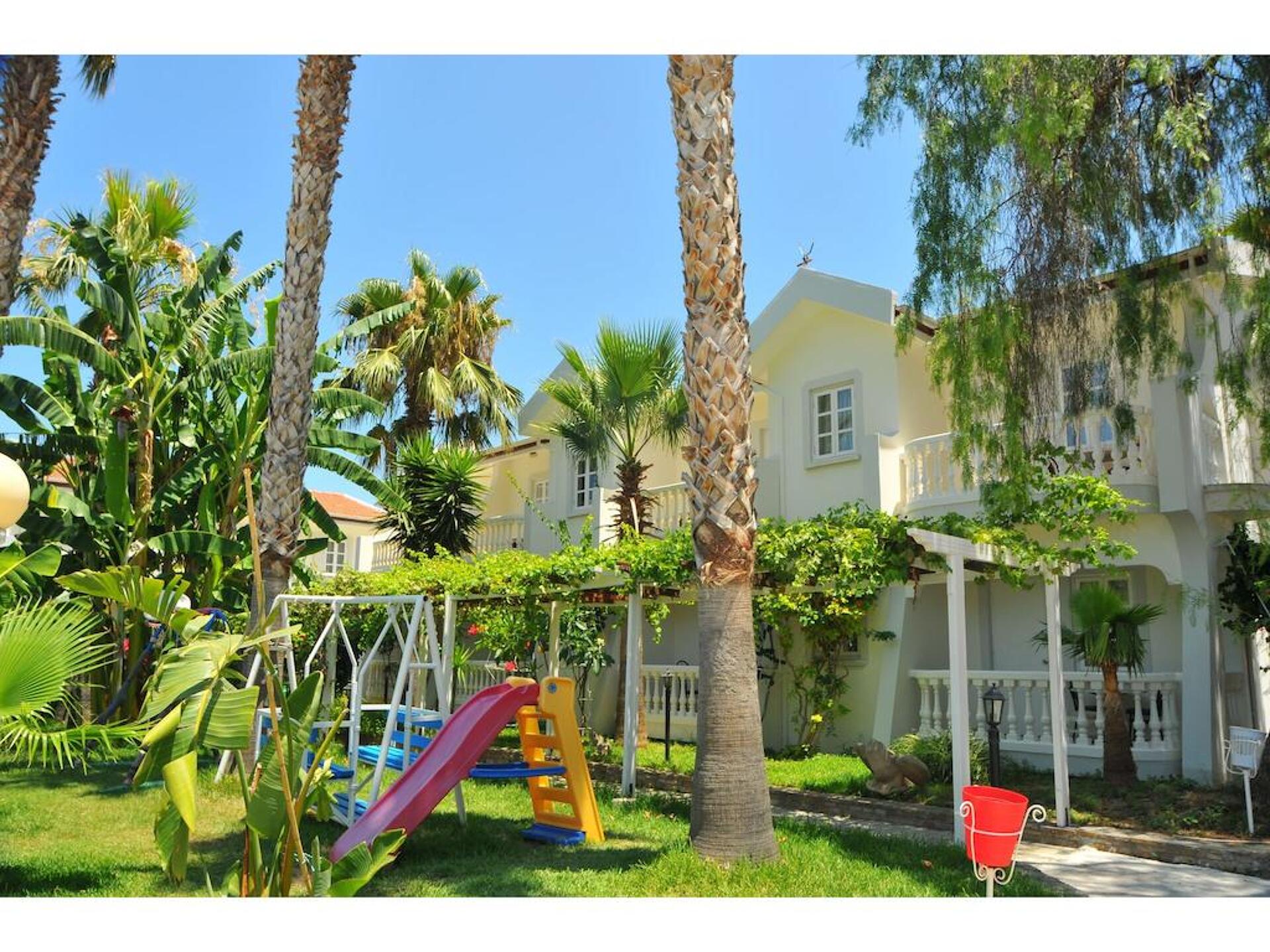 LA Hotel & Resort 4* 14