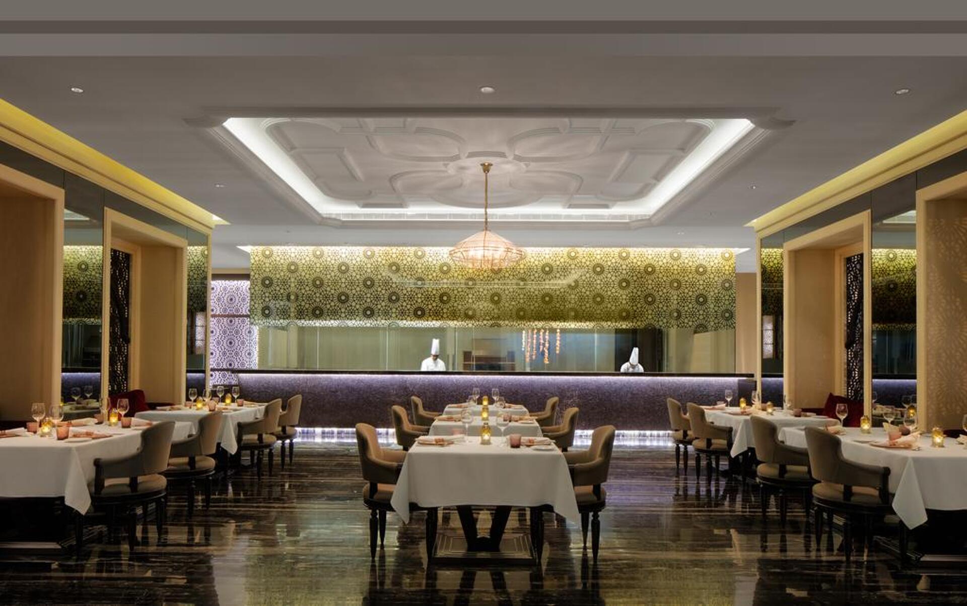 Hormuz Grand Hotel  5* 32