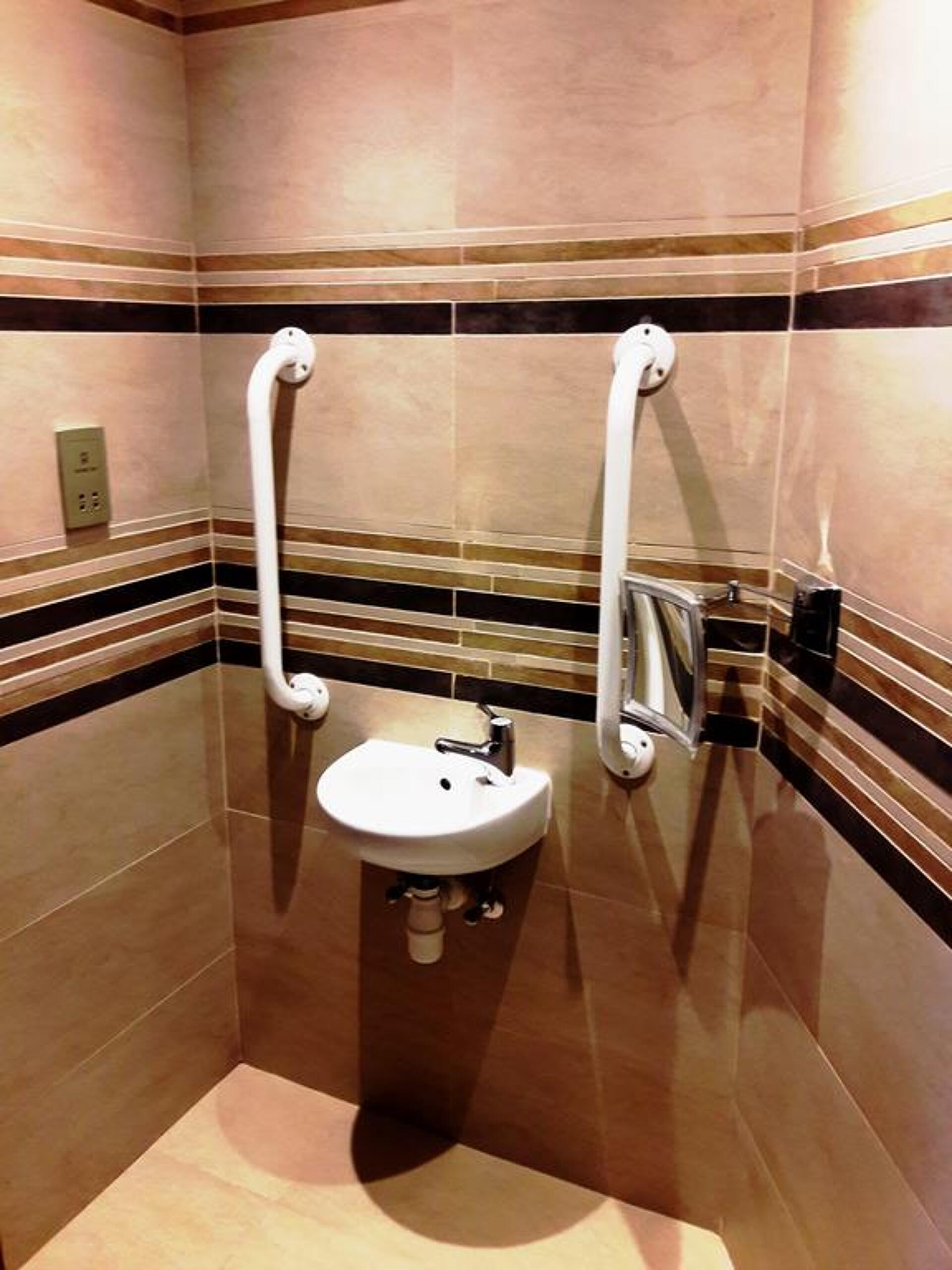 Coral Muscat Hotel & Apartments 4* 8