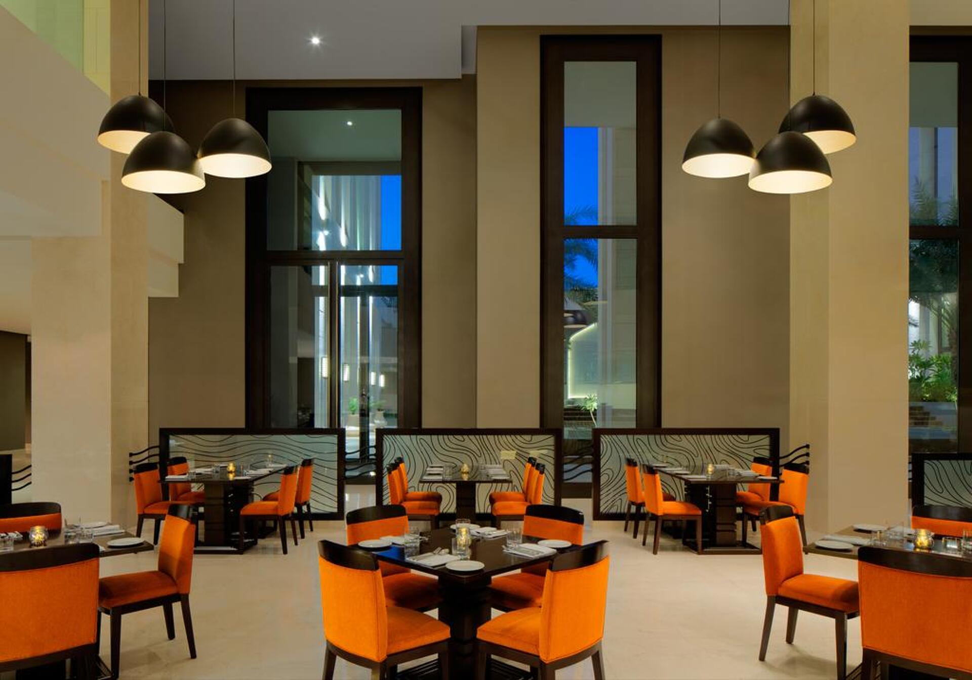 Hormuz Grand Hotel  5* 30