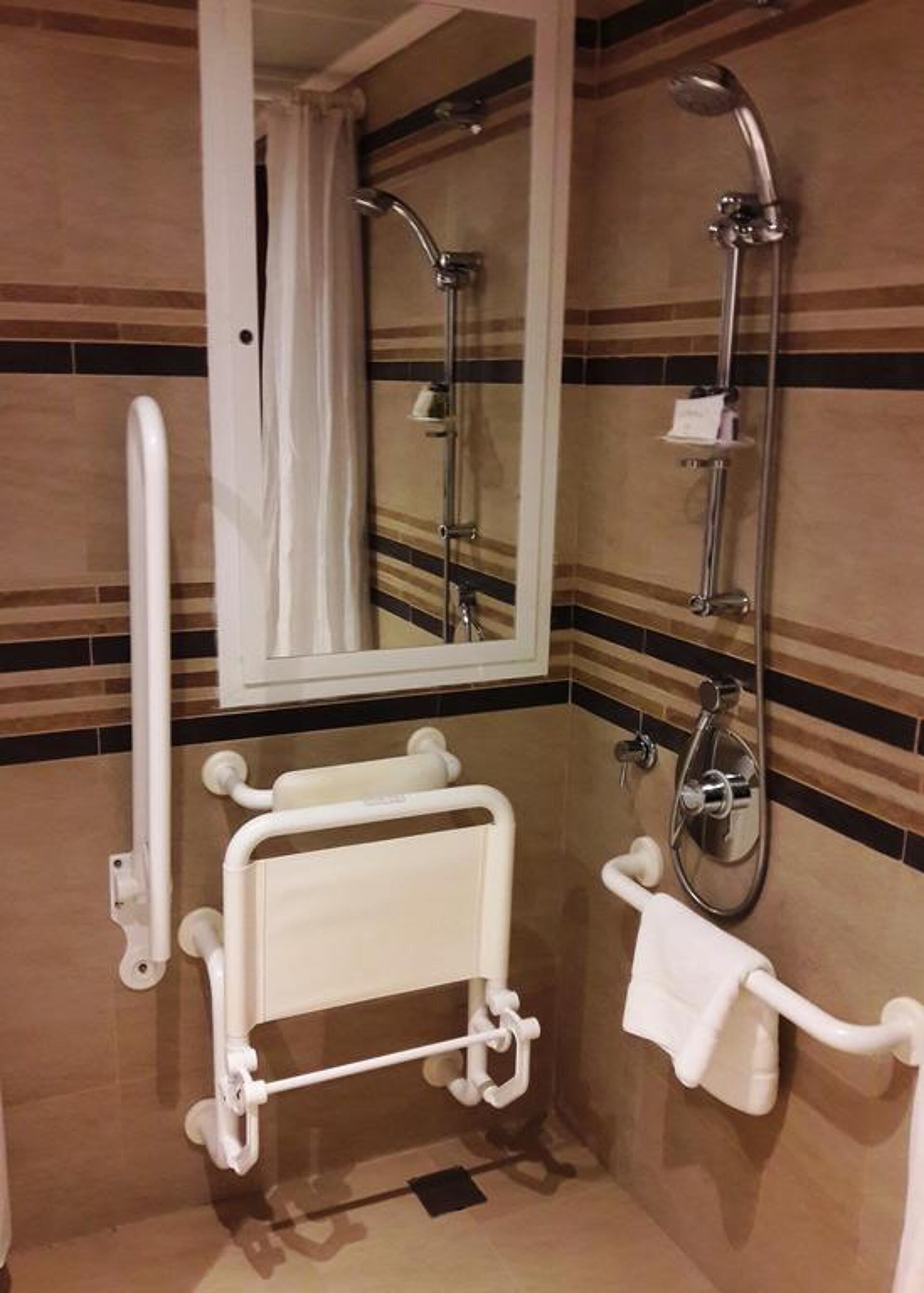 Coral Muscat Hotel & Apartments 4* 6