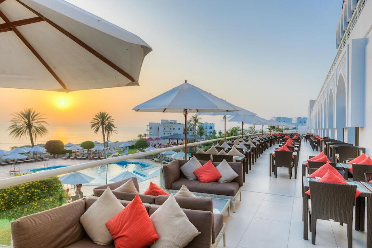 Crowne Plaza Muscat 4* 3