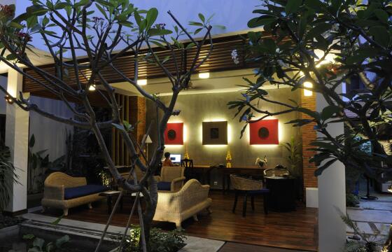 Frangipani Fine Arts 