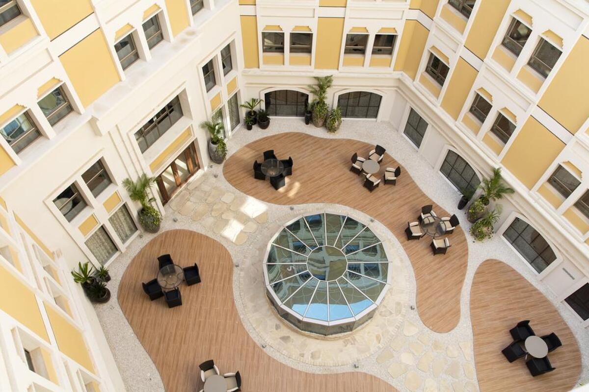 Coral Muscat Hotel & Apartments 4* 2