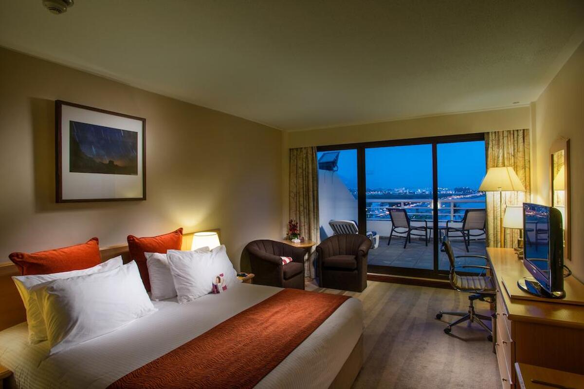 Crowne Plaza Muscat 4* last