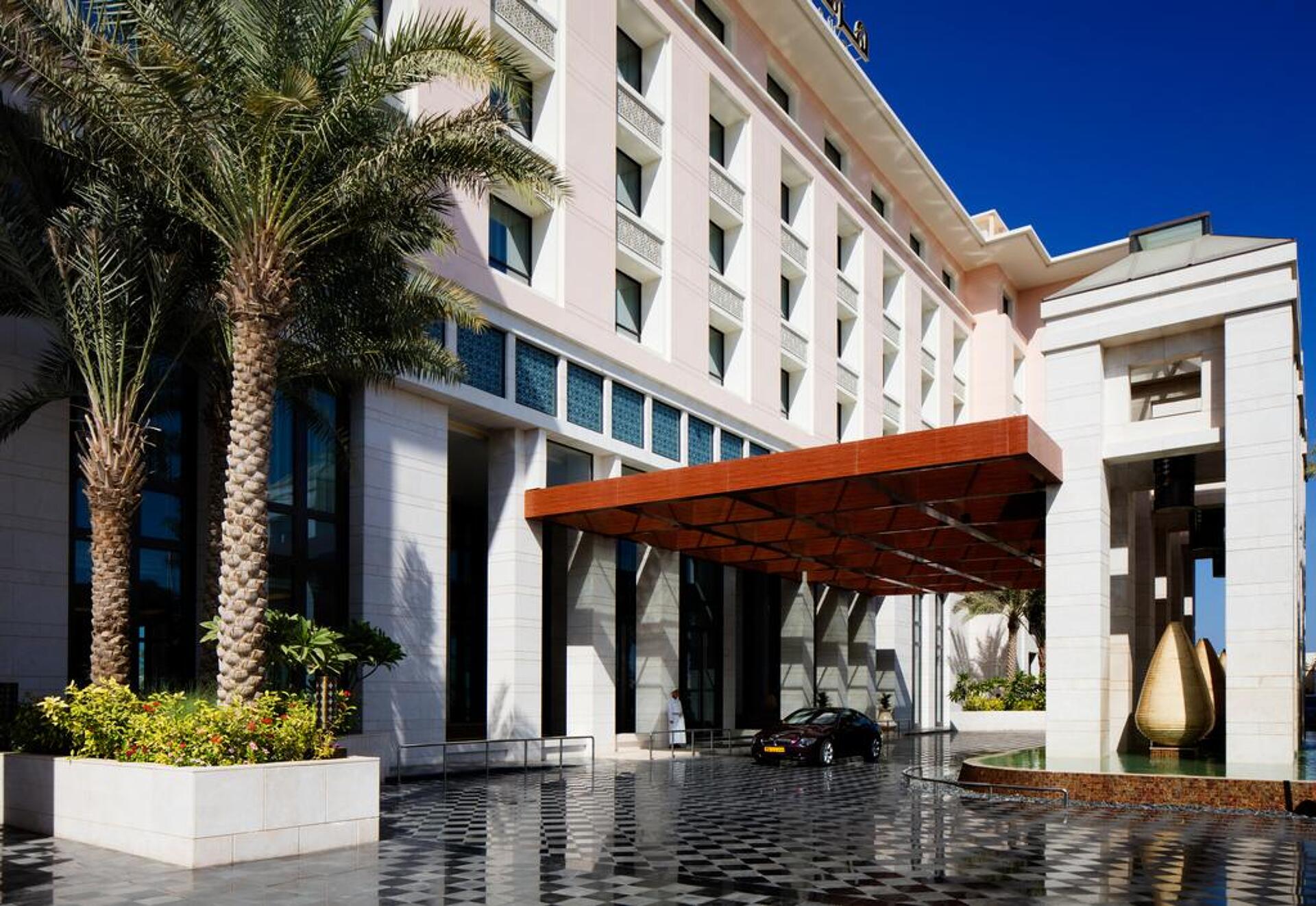 Hormuz Grand Hotel  5* 35
