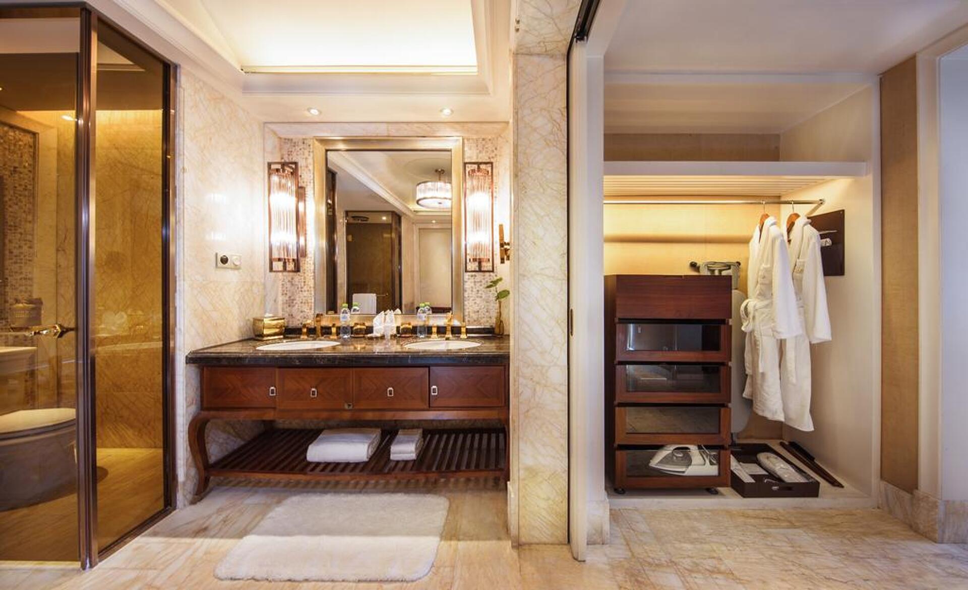 Conrad Sanya Haitang Bay 5* 6