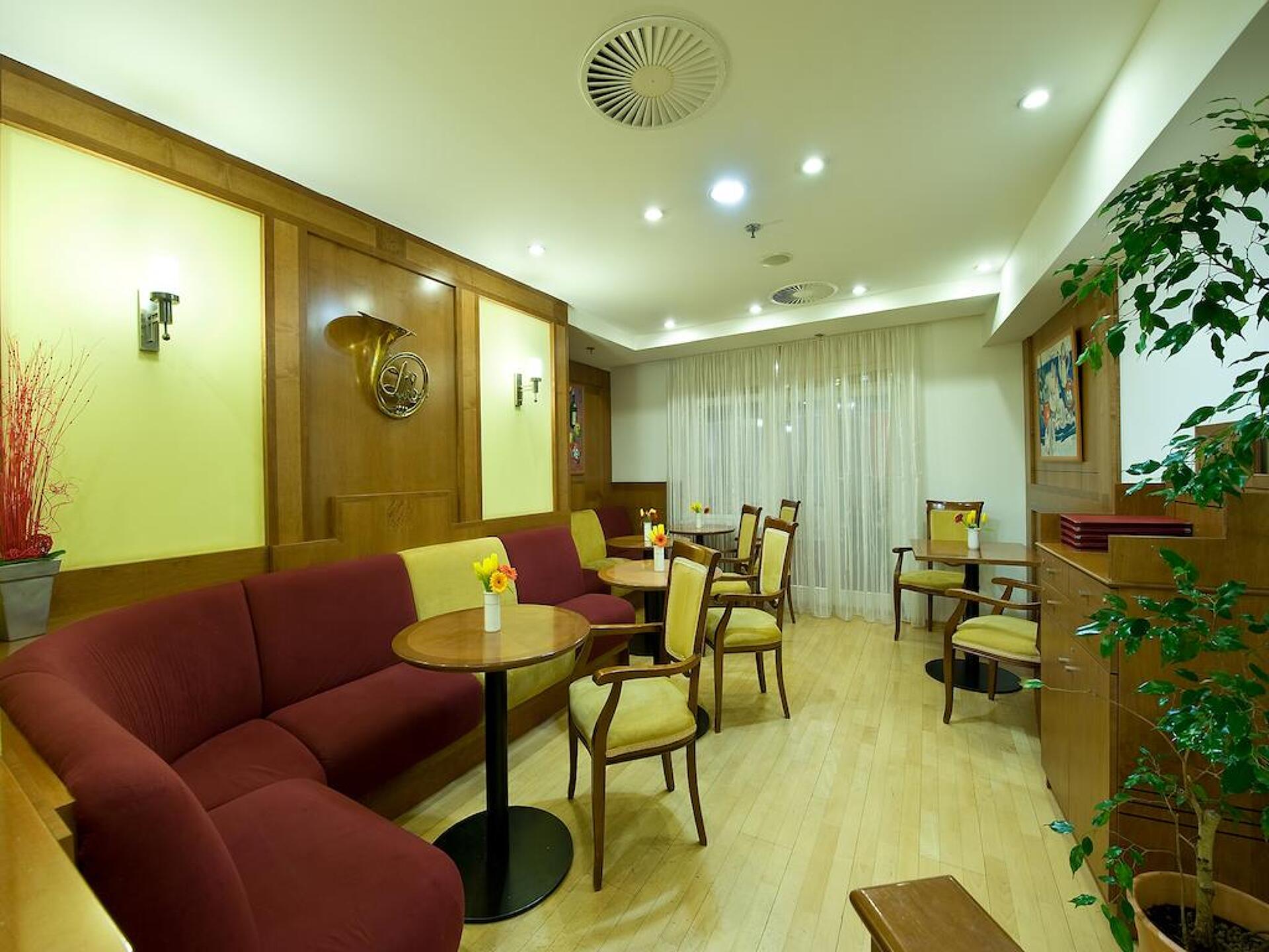 Ramada Prague City Centre 9