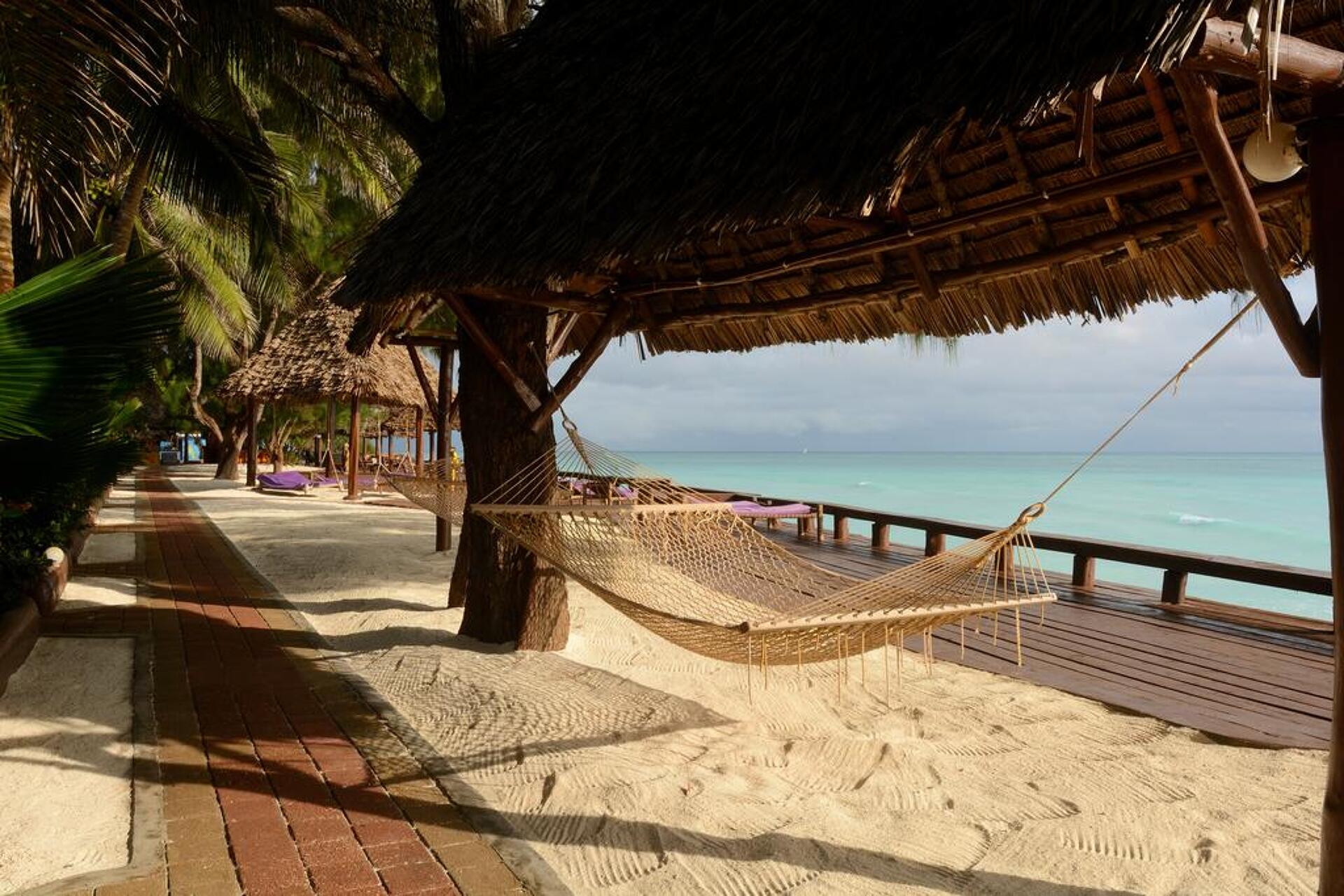 Mnarani Beach Cottages 1