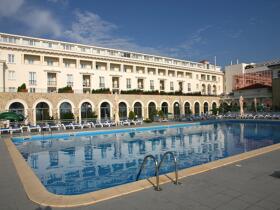 Iaki Hotel 4*