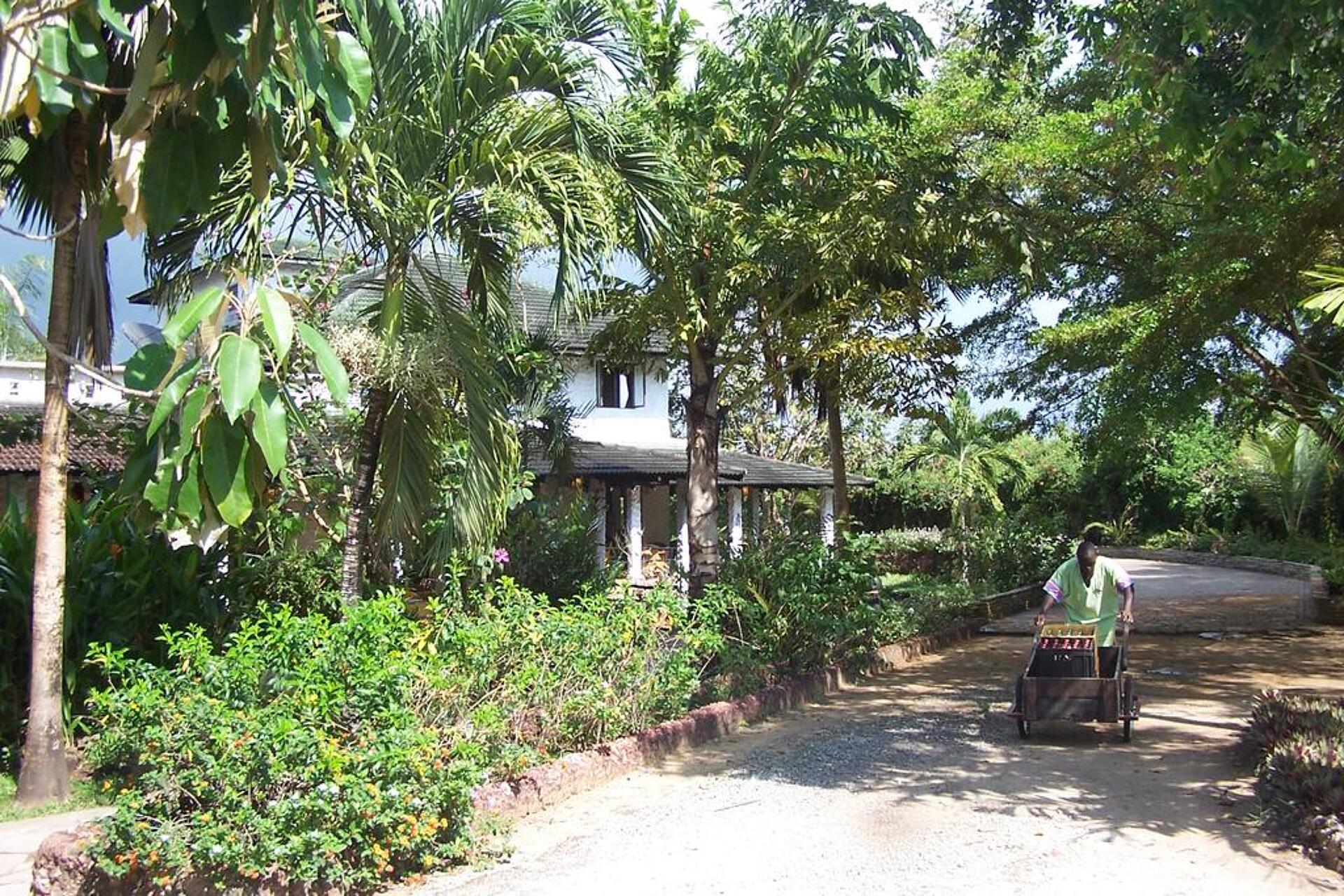Pinewood Beach Resort & Spa 18