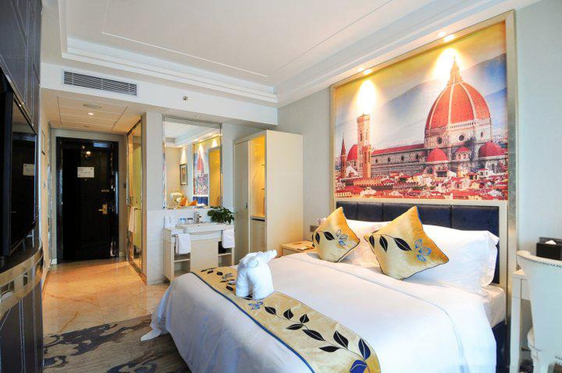 Beauty Crown Hotel 5* 1
