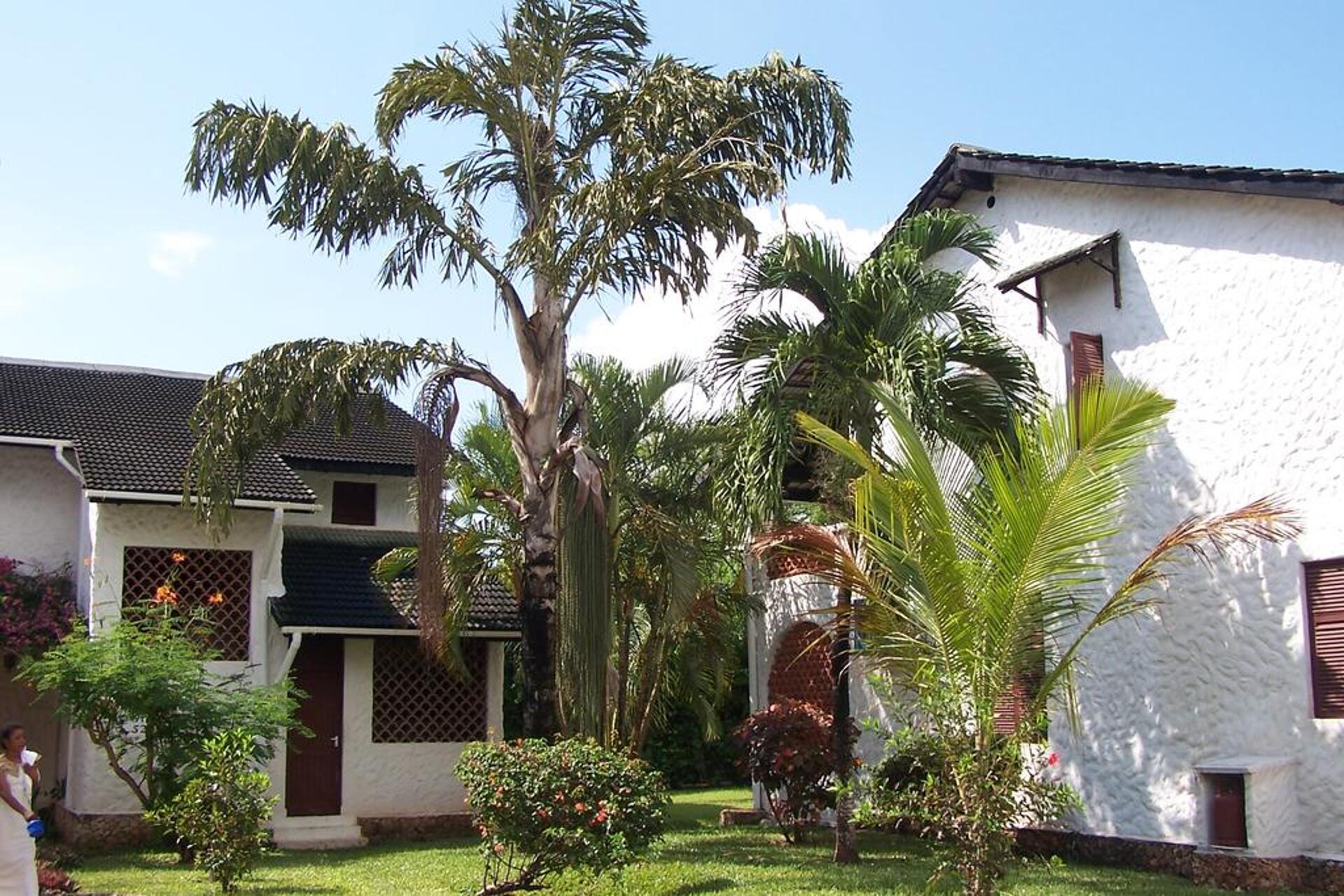Pinewood Beach Resort & Spa 3