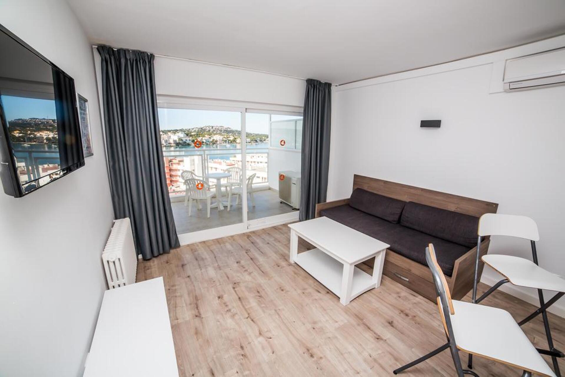 Apartamentos Deya 3* 18