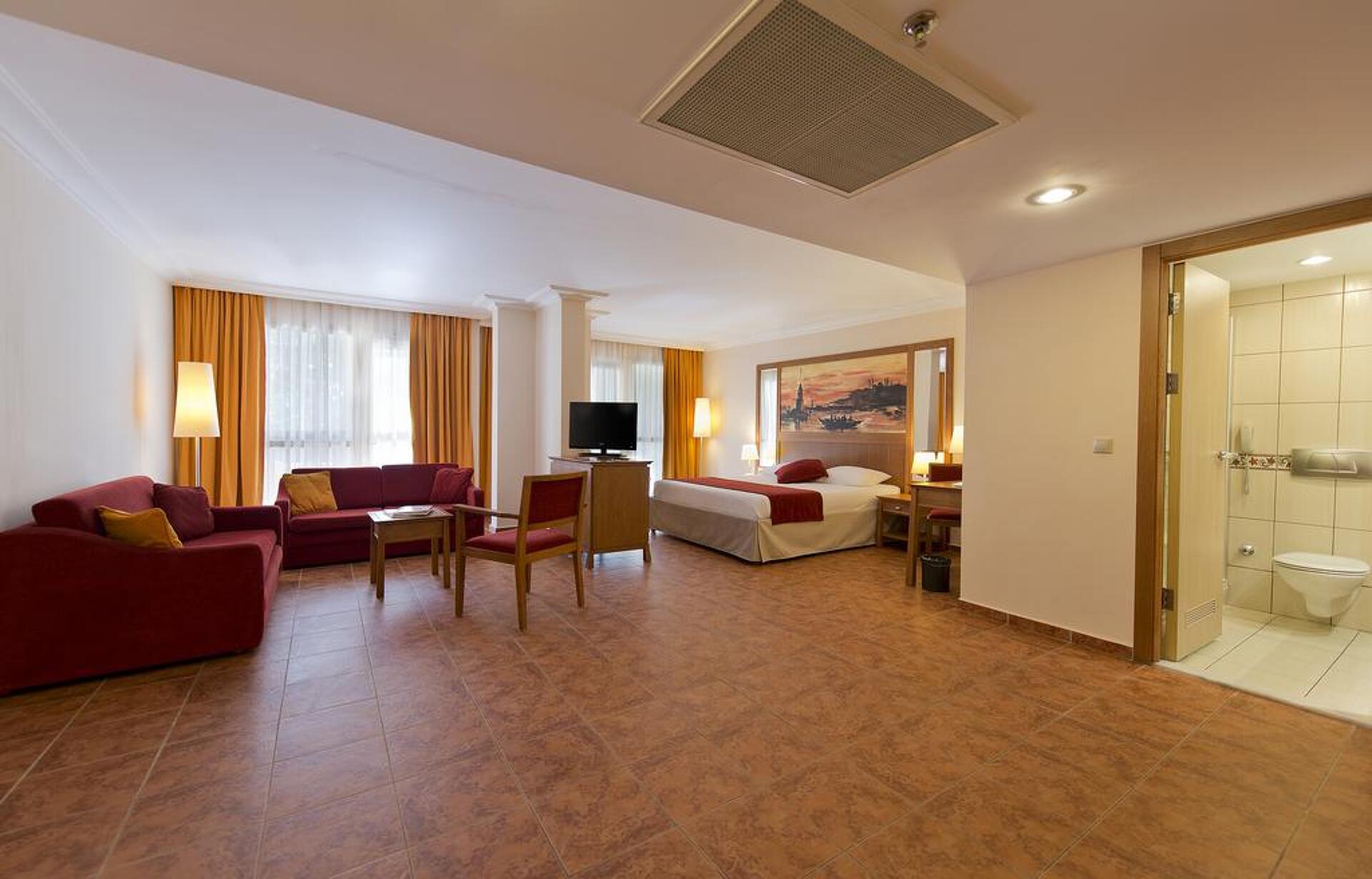 Seven Seas Hotel Life 18