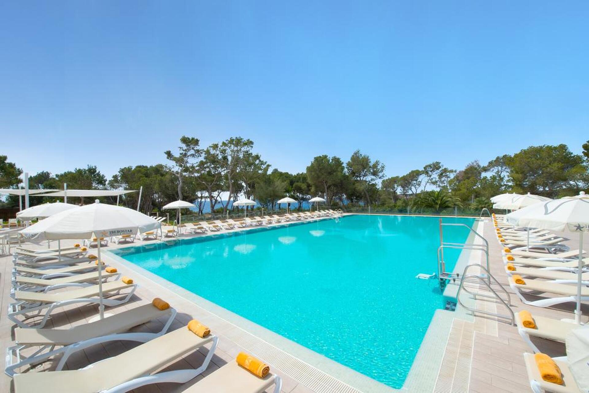 Iberostar Club Cala Barca 4* 24