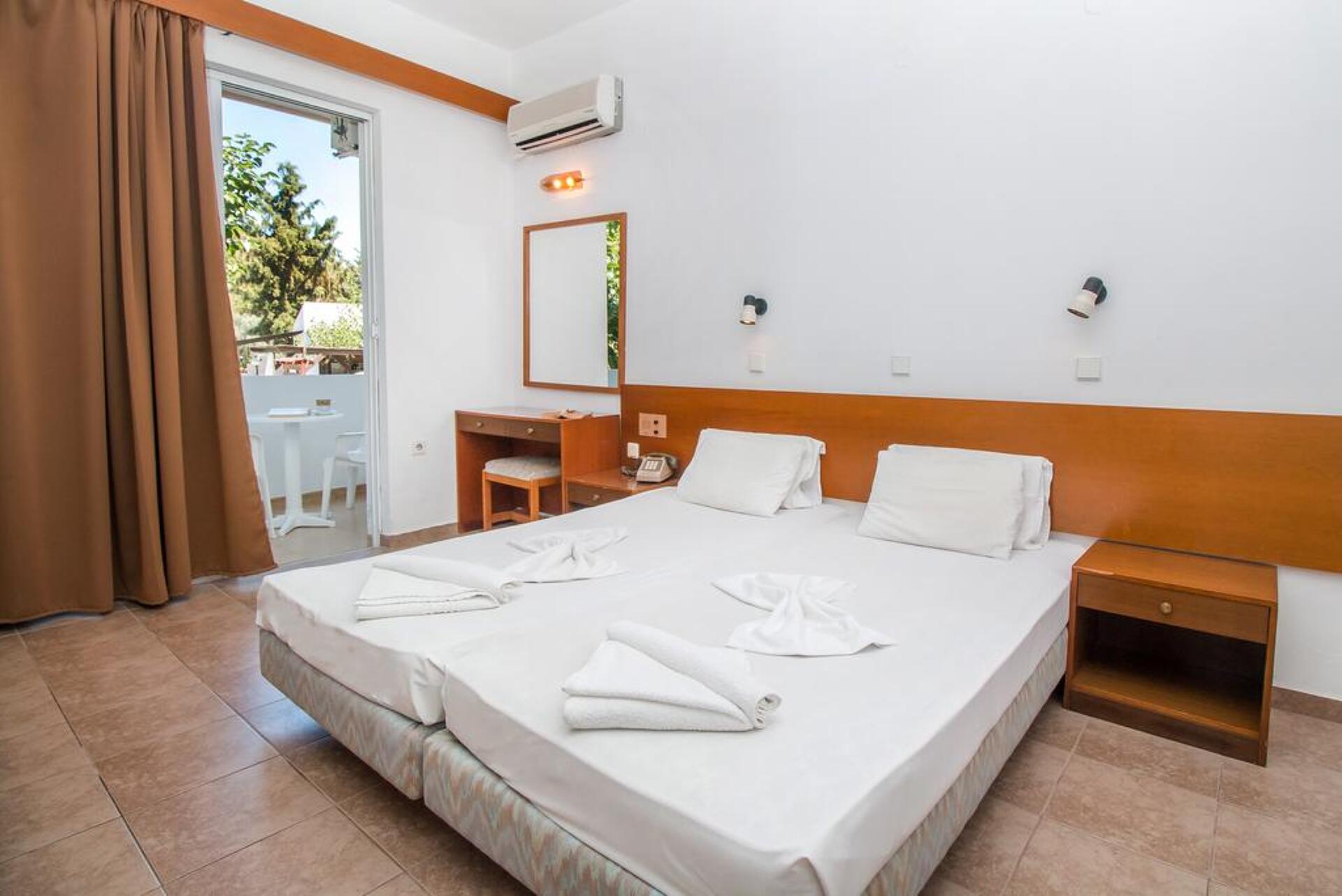 Achousa Hotel 3* 6