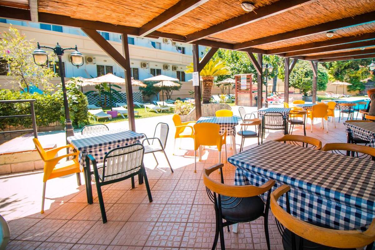 Achousa Hotel 3* last