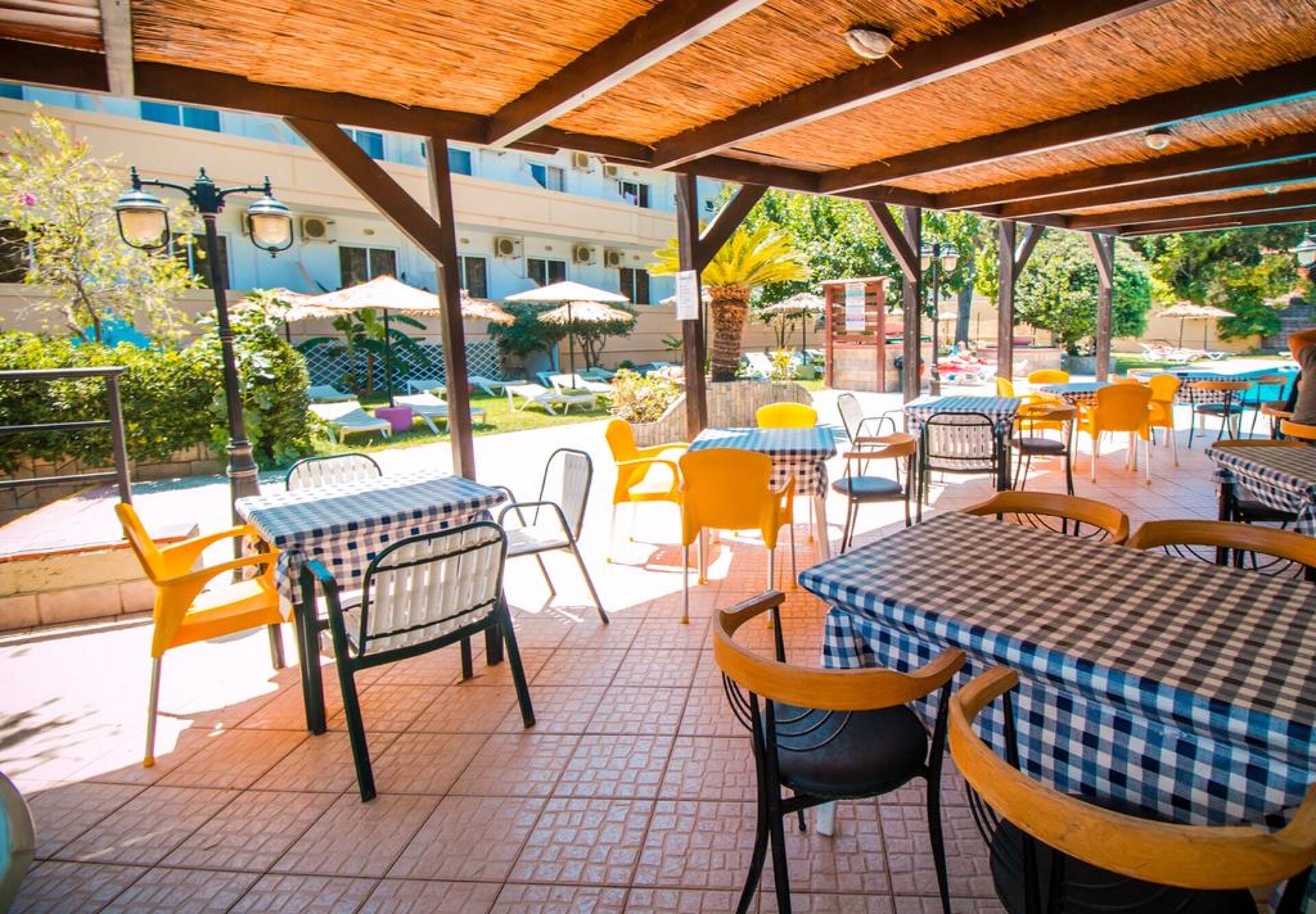 Achousa Hotel 3* 4