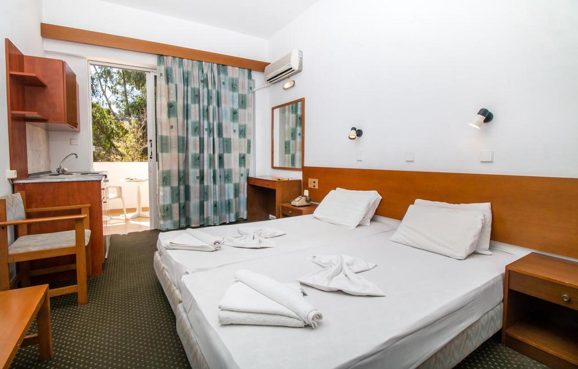 Achousa Hotel 3* 8