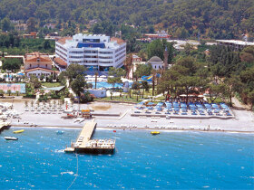 Catamaran Resort Hotel 5*