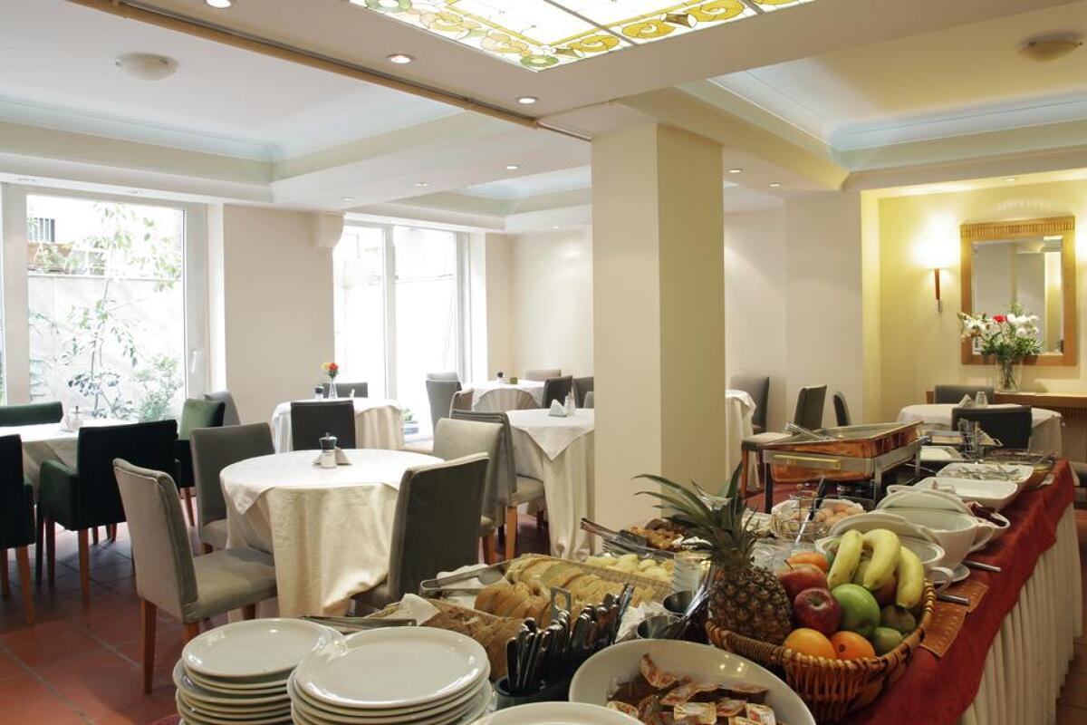 Pella Hotel 2* 2