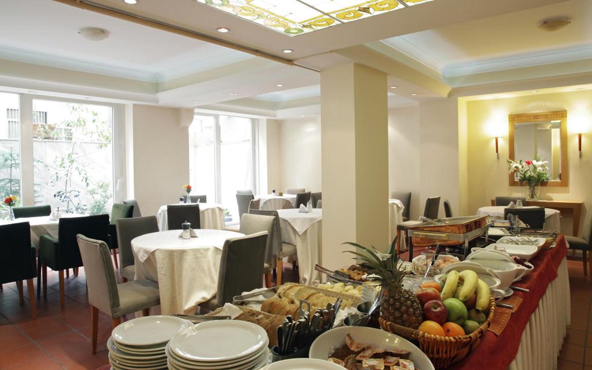 Pella Hotel 2* 2
