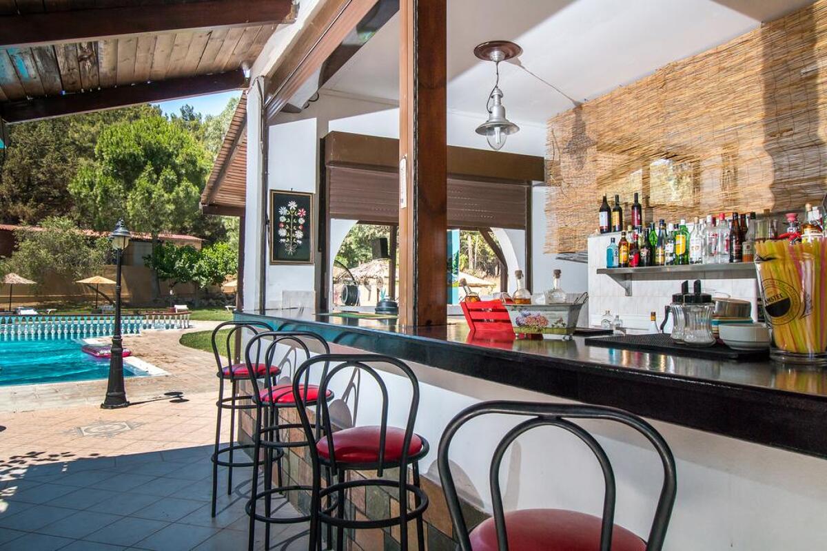 Achousa Hotel 3* 2