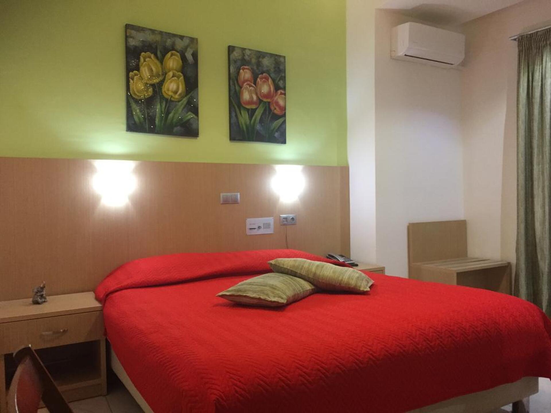 Voula Hotel 2* 2