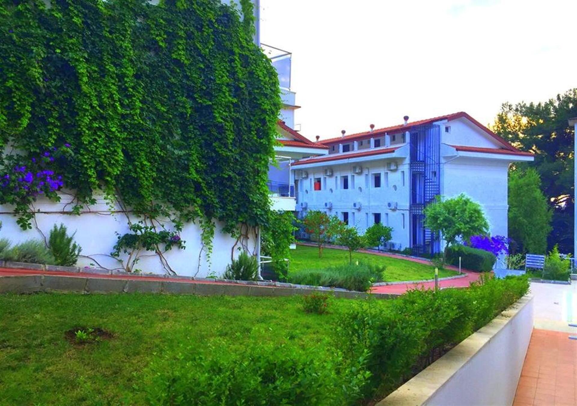 Sunshine Holiday Resort 4* 6