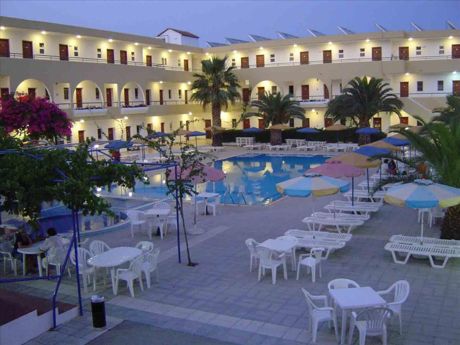 Marathon Hotel 3* 28