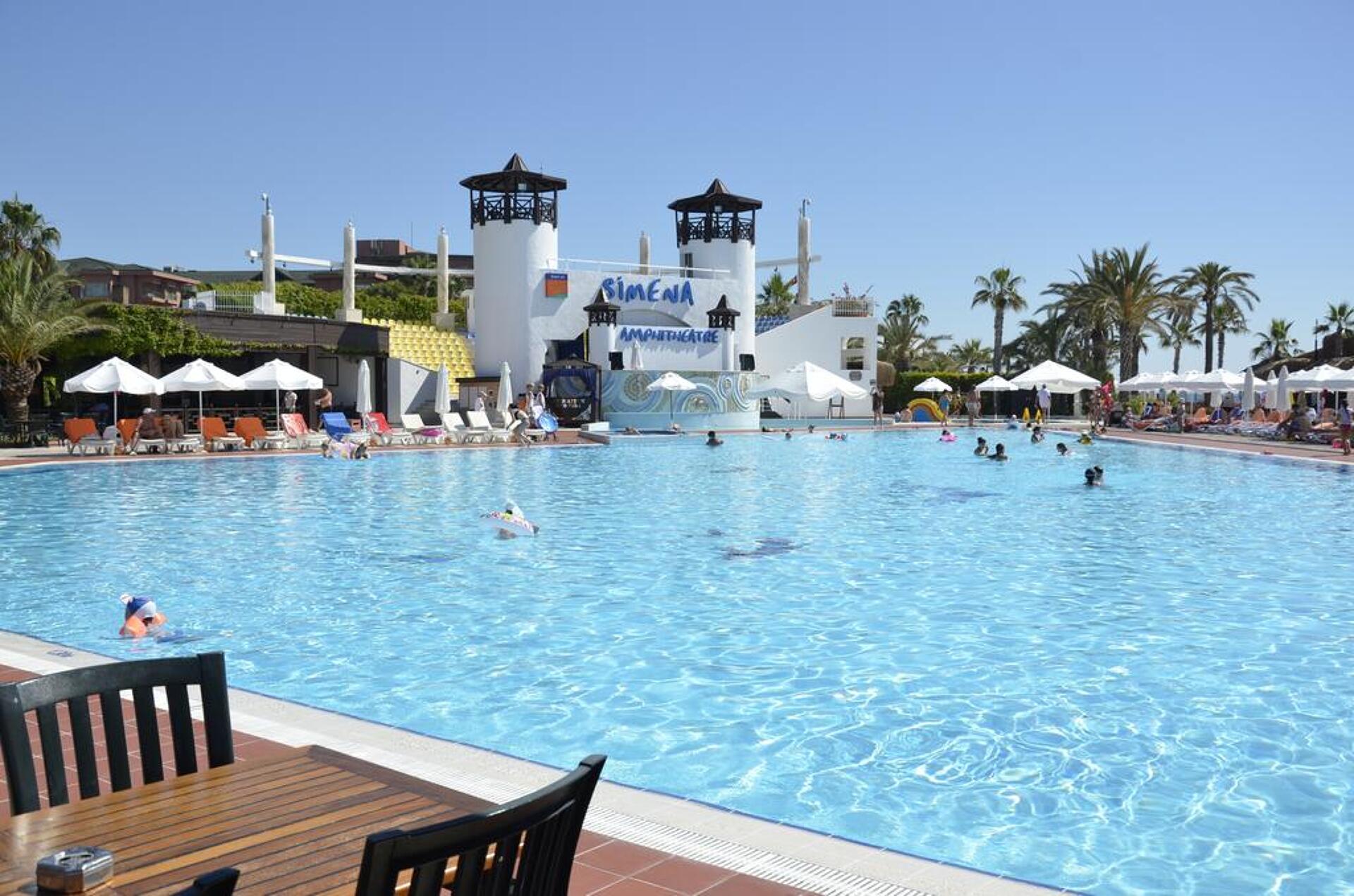 Emelda Sun Club 13