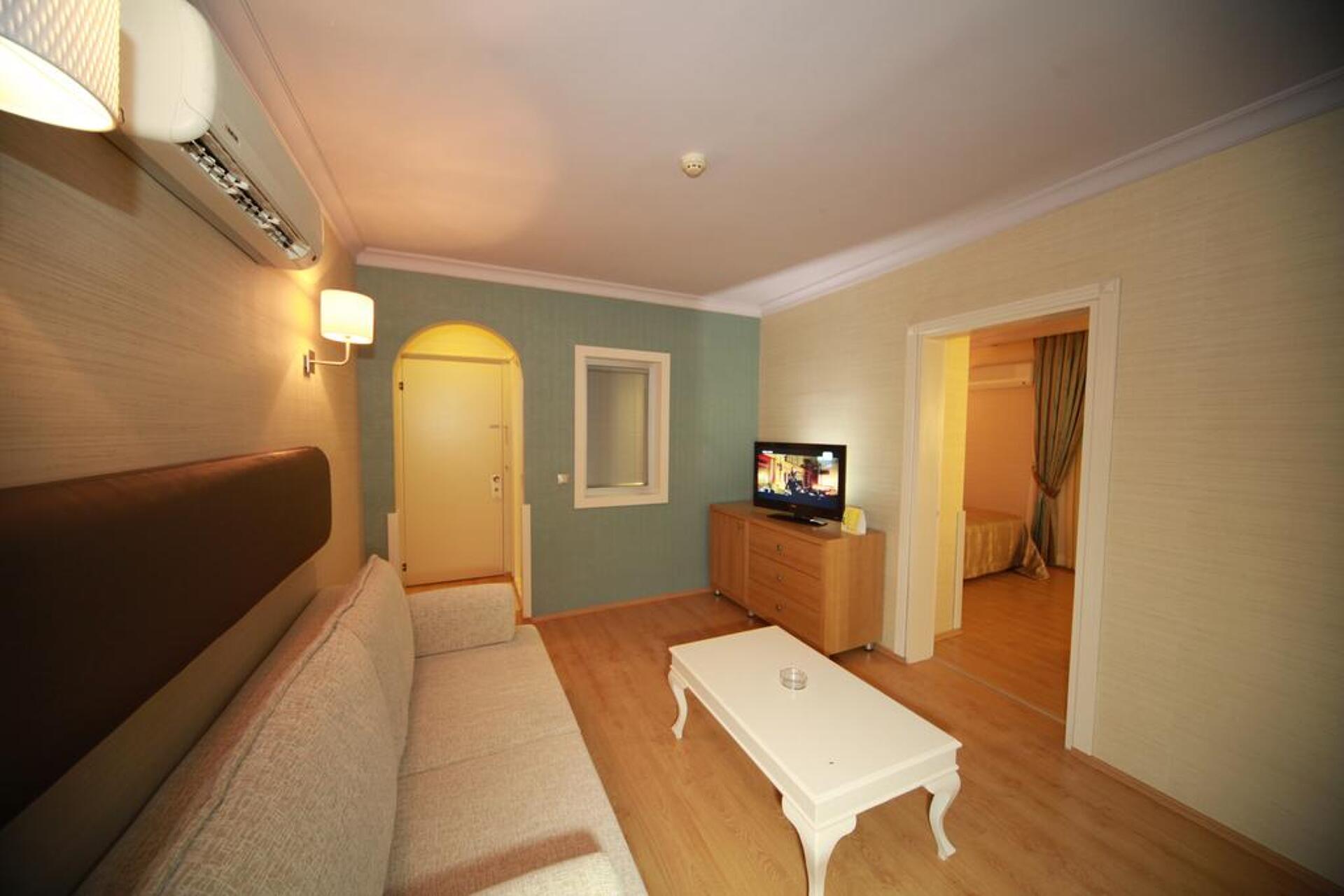 Grand Hotel Faros 4* 9