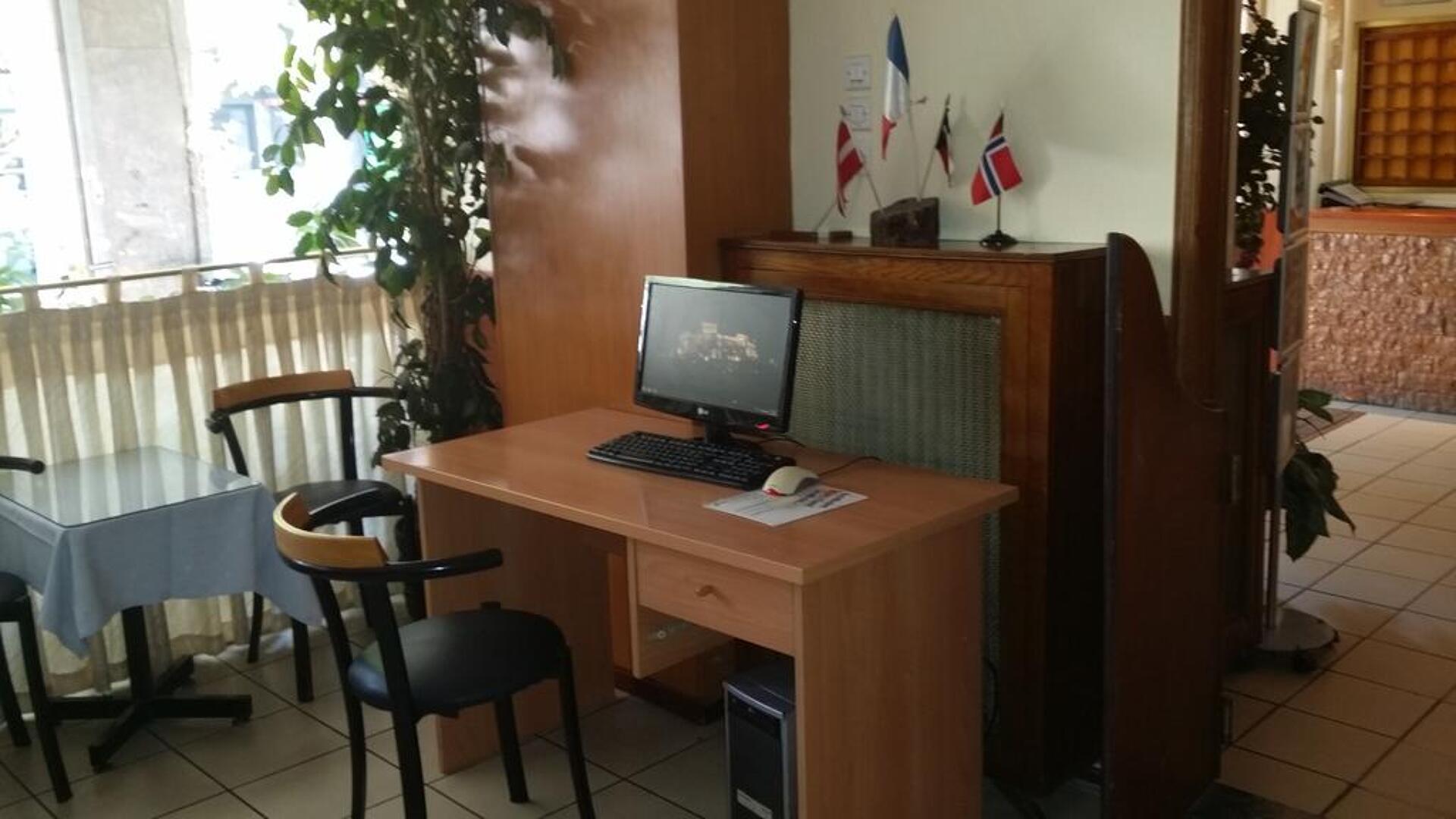 Aristoteles Hotel 3* 25
