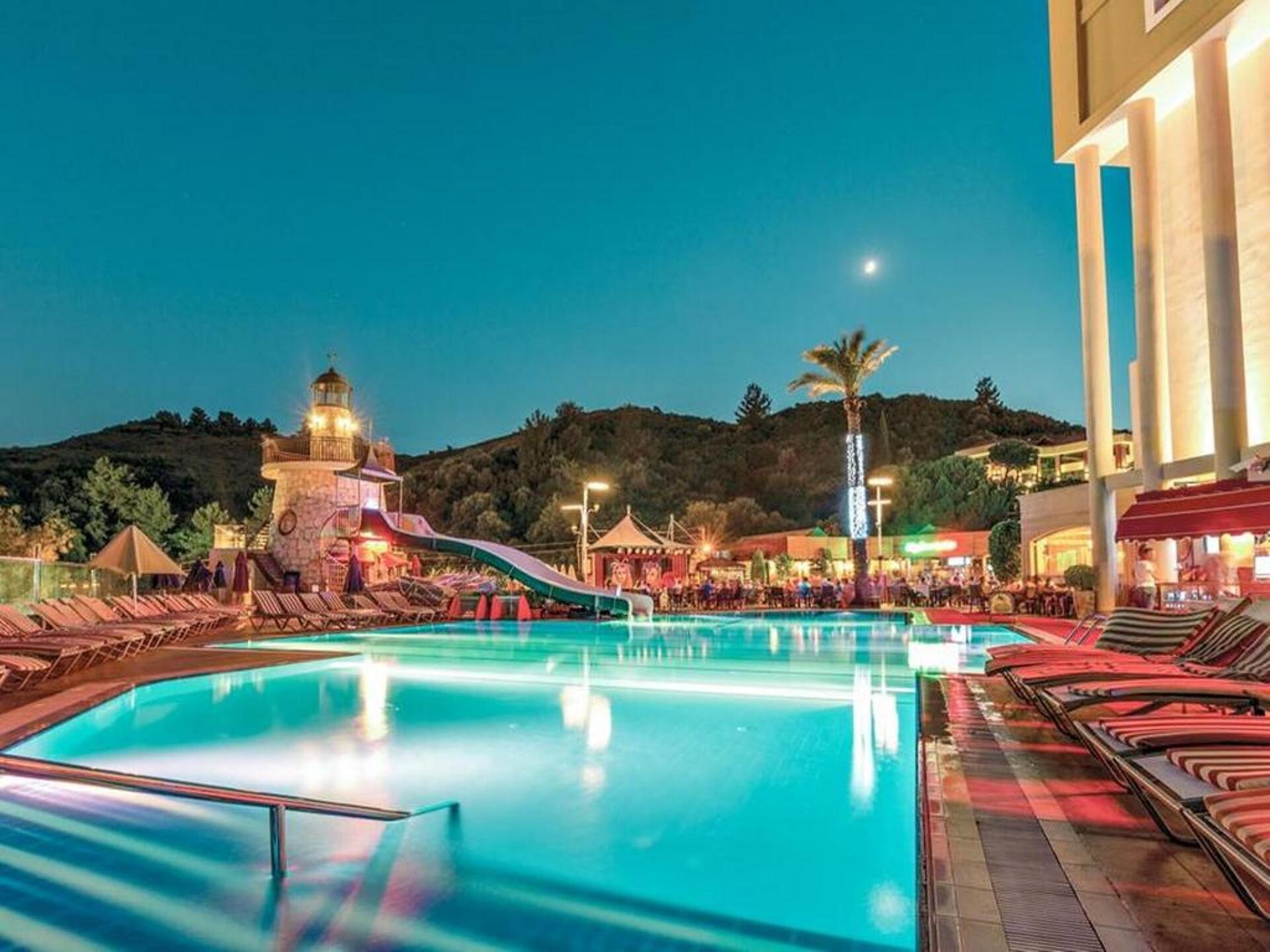 Grand Cettia 4* 4