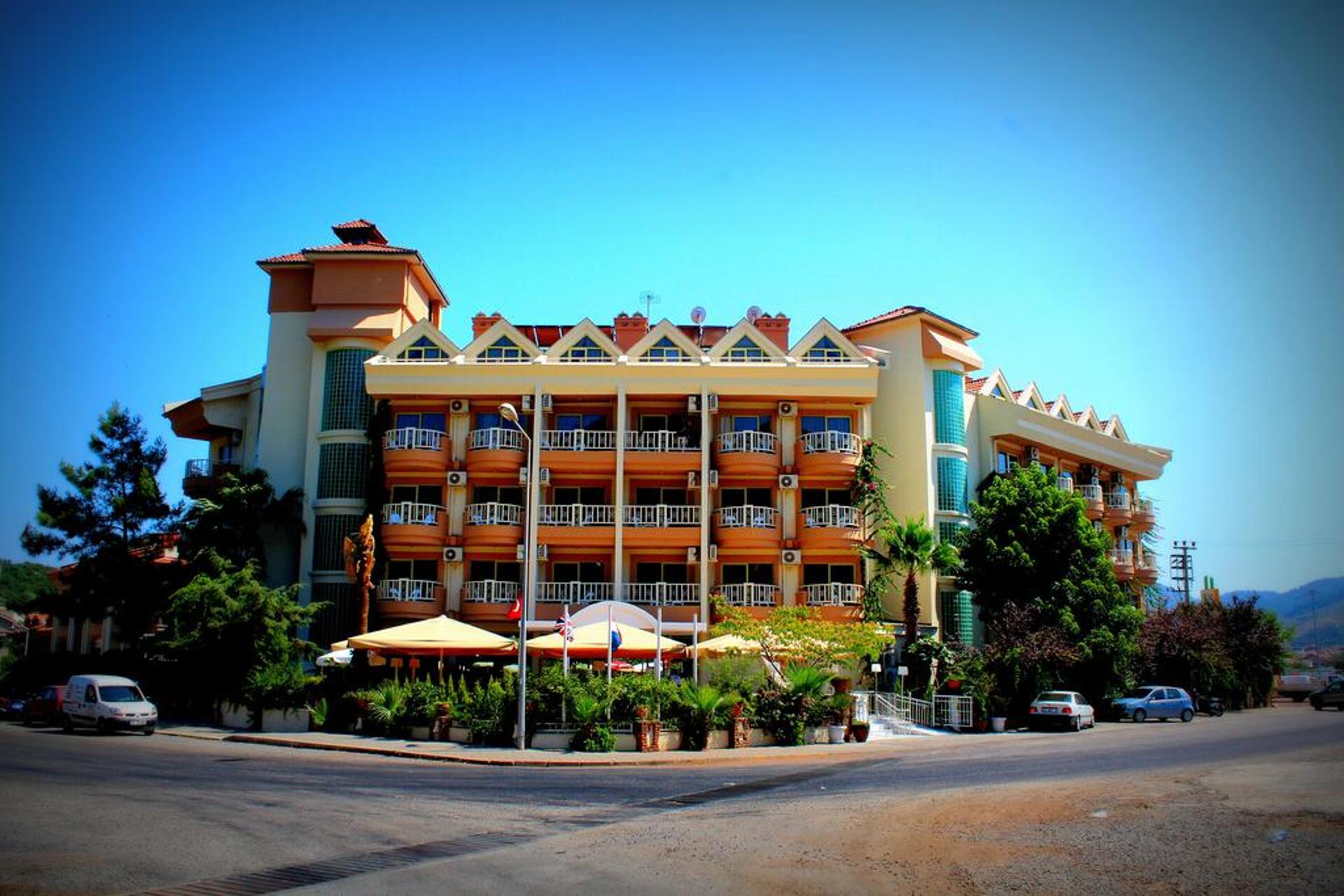 Grand Hotel Faros 4* 0