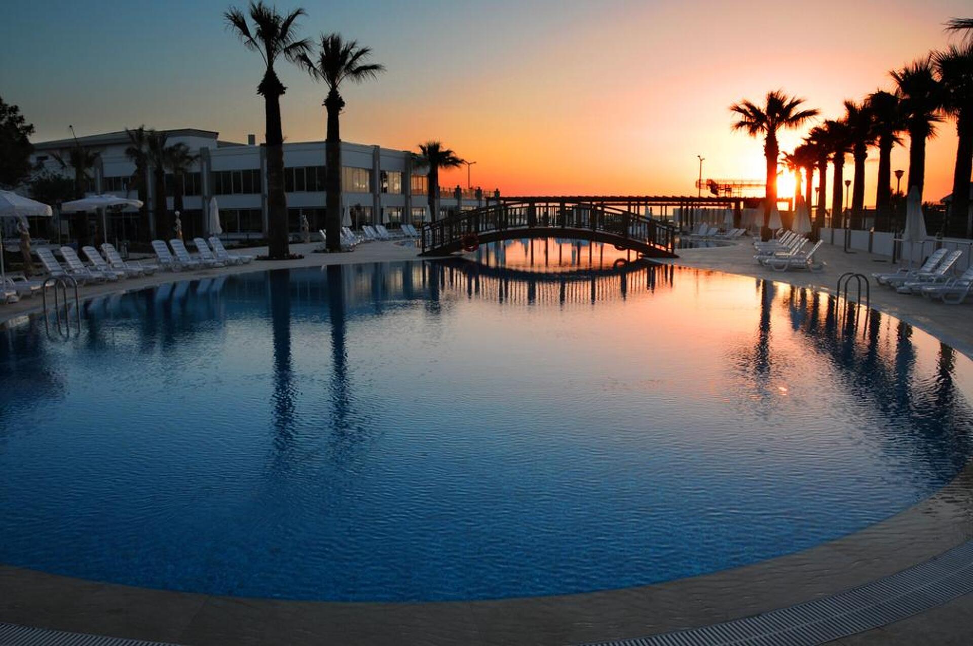 Palm Wings Kusadasi Beach Resort & Spa 0