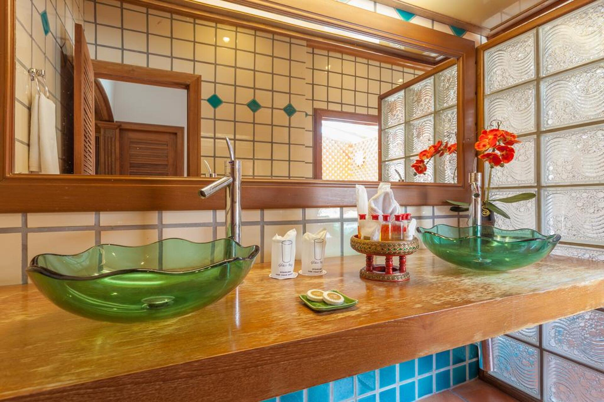 Royal Phawadee Village 4* 19