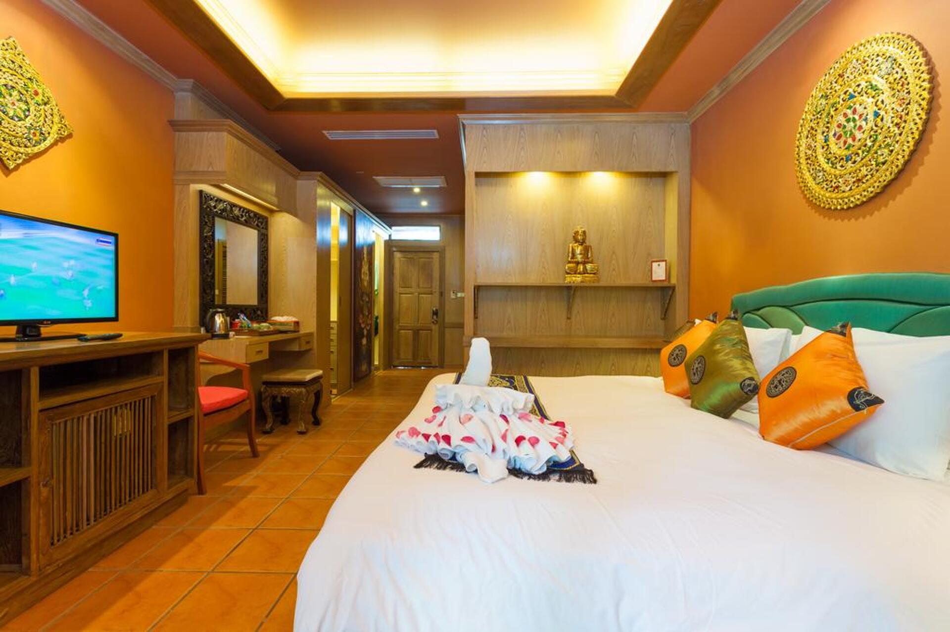 Royal Phawadee Village 4* 13