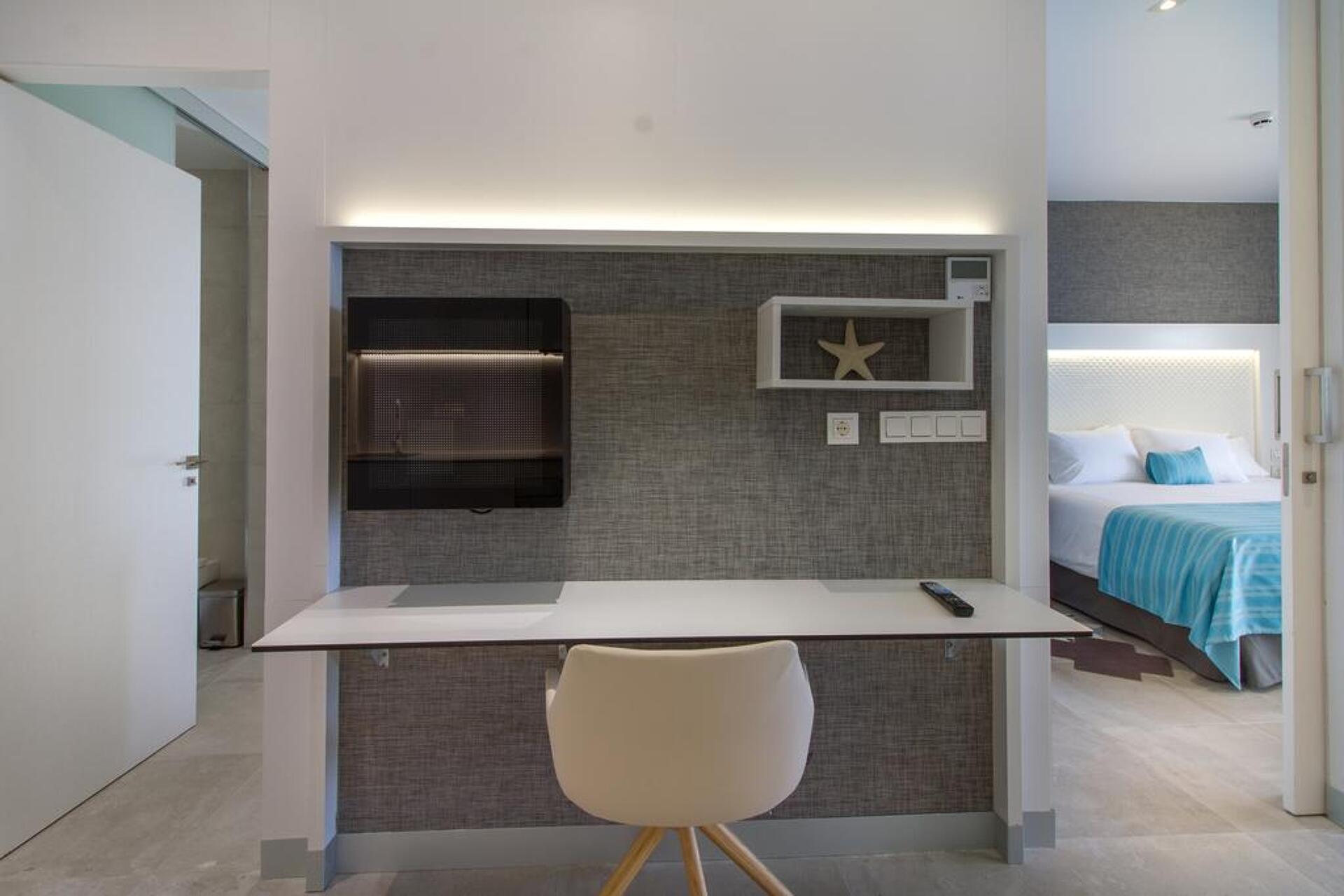 Suitopia Sol Y Mar Suites 4* 35