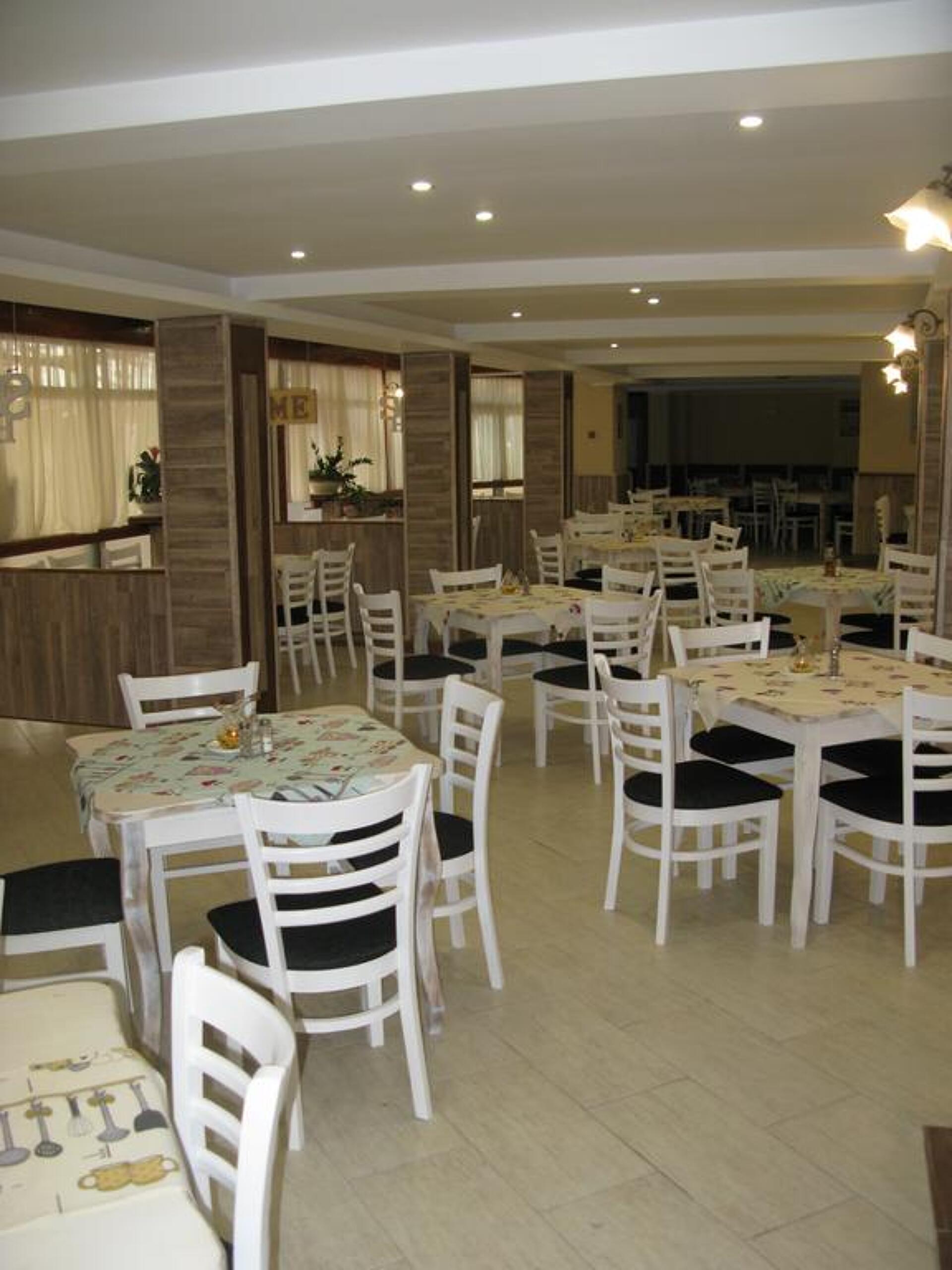 Estreya Palace 10