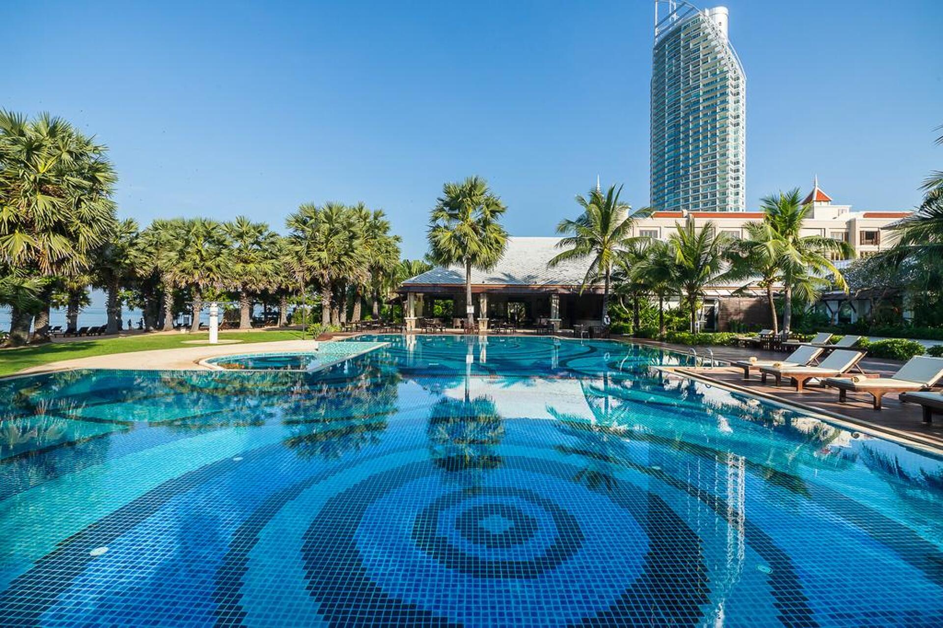 Ravindra Beach Resort & Spa 0