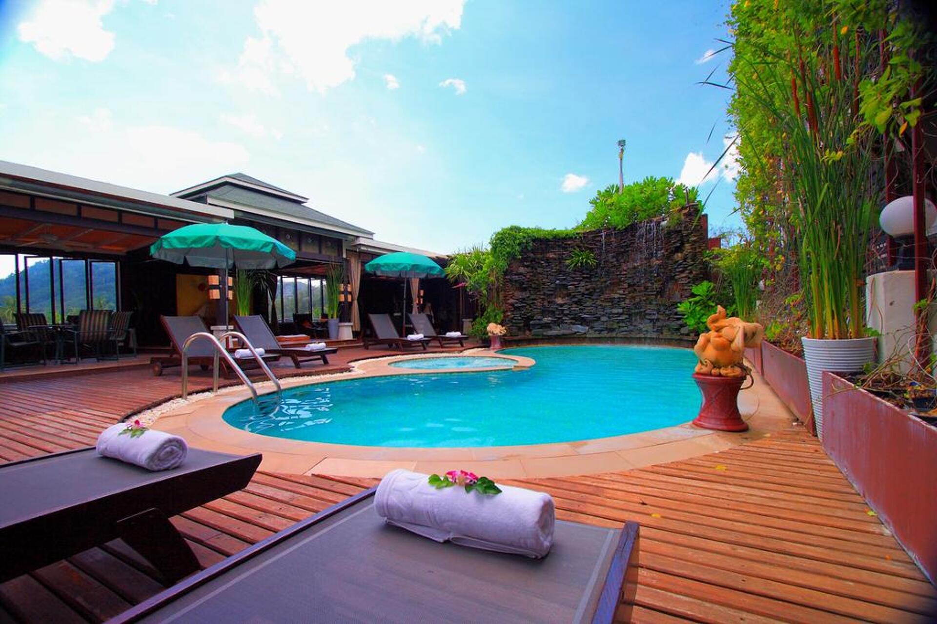 The Royal Palm Beach Front 3* 8