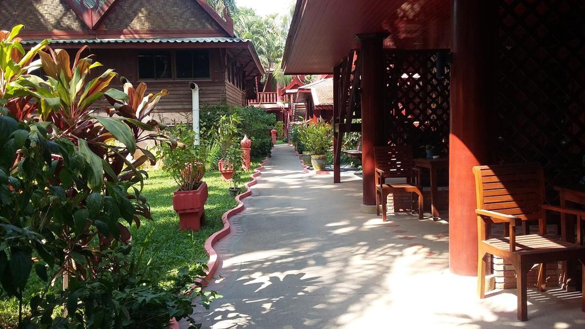 Royal Phawadee Village 4* 32