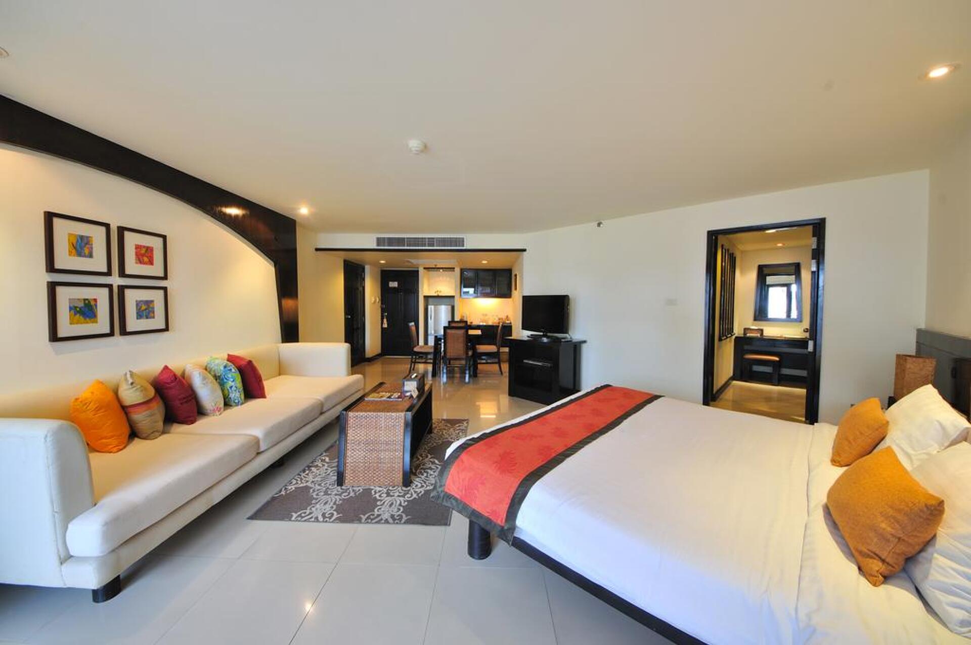 Woraburi Phuket Resort & Spa 18